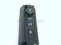 LOWER DASH TRIM W/USB IND -BLK LOWER DASH TRIM W/USB IND -BLK