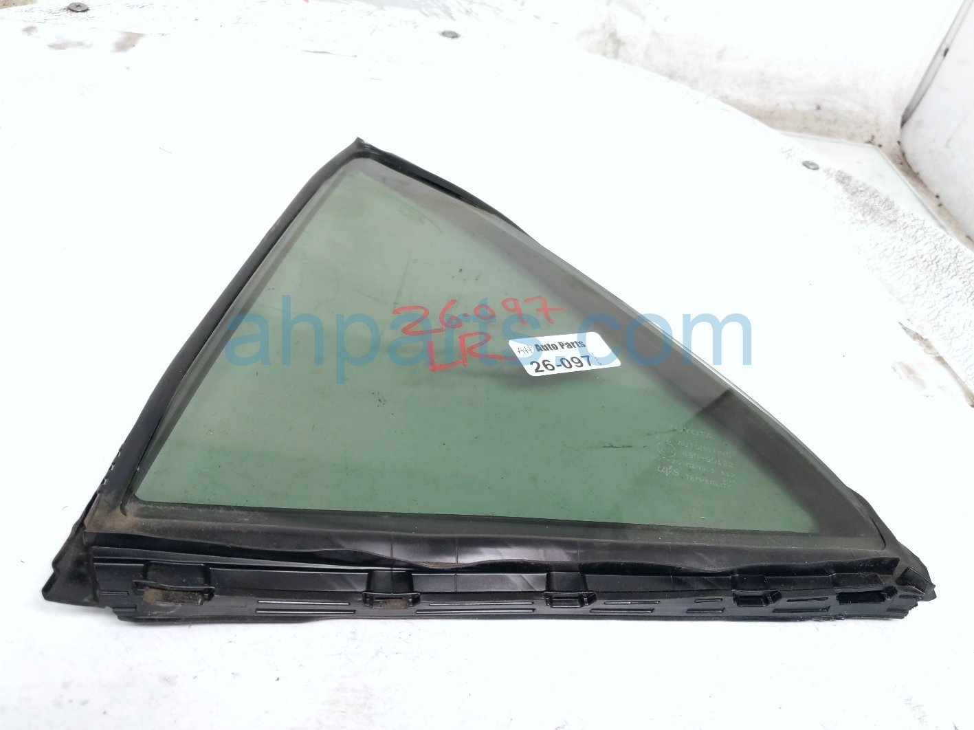 Toyota RR/LH QUARTER WINDOW GLASS