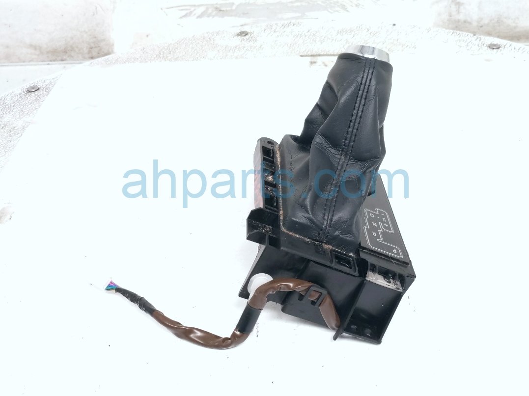 Toyota SHIFTER INDICATOR W/ BOOT ASSY