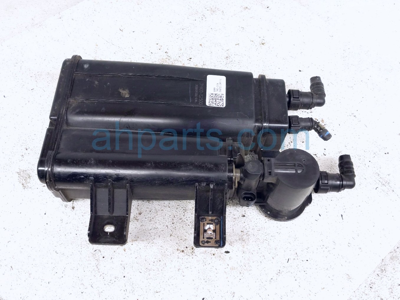 Kia FUEL VAPOR CHARCOAL CANISTER - 3.8L