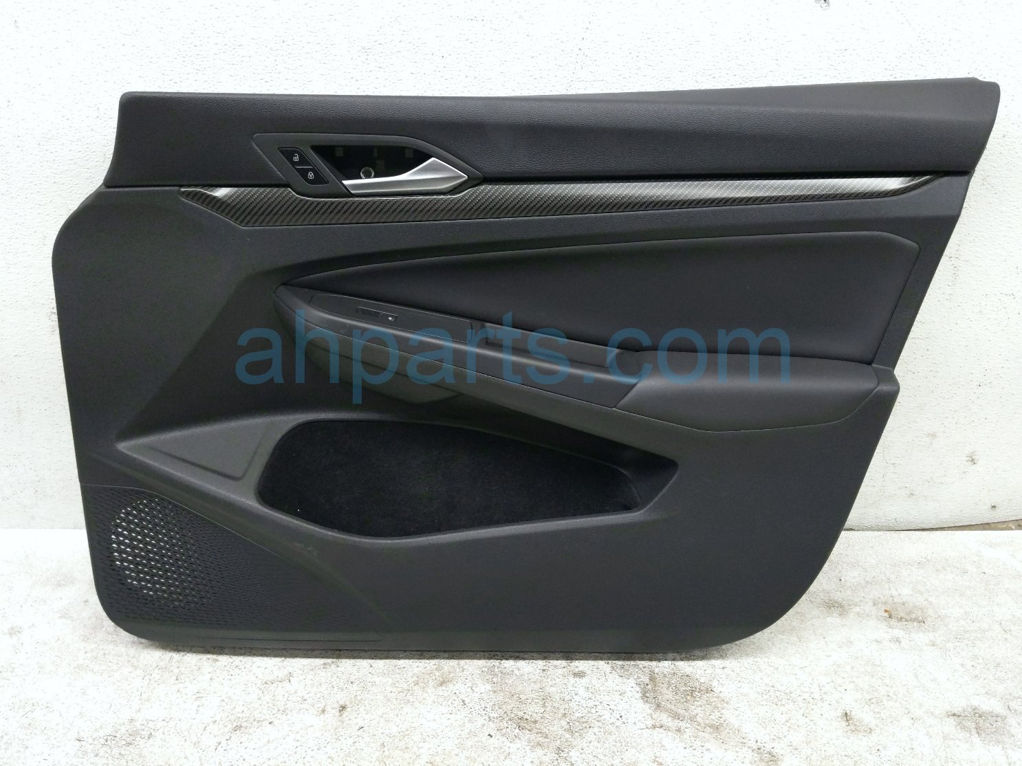 Volkswagen FR/RH INTERIOR DOOR PANEL - BLACK