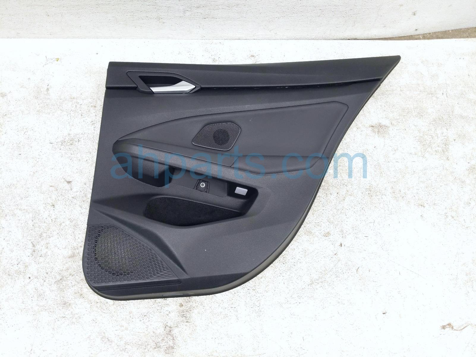 Volkswagen RR/RH INTERIOR DOOR PANEL - BLACK