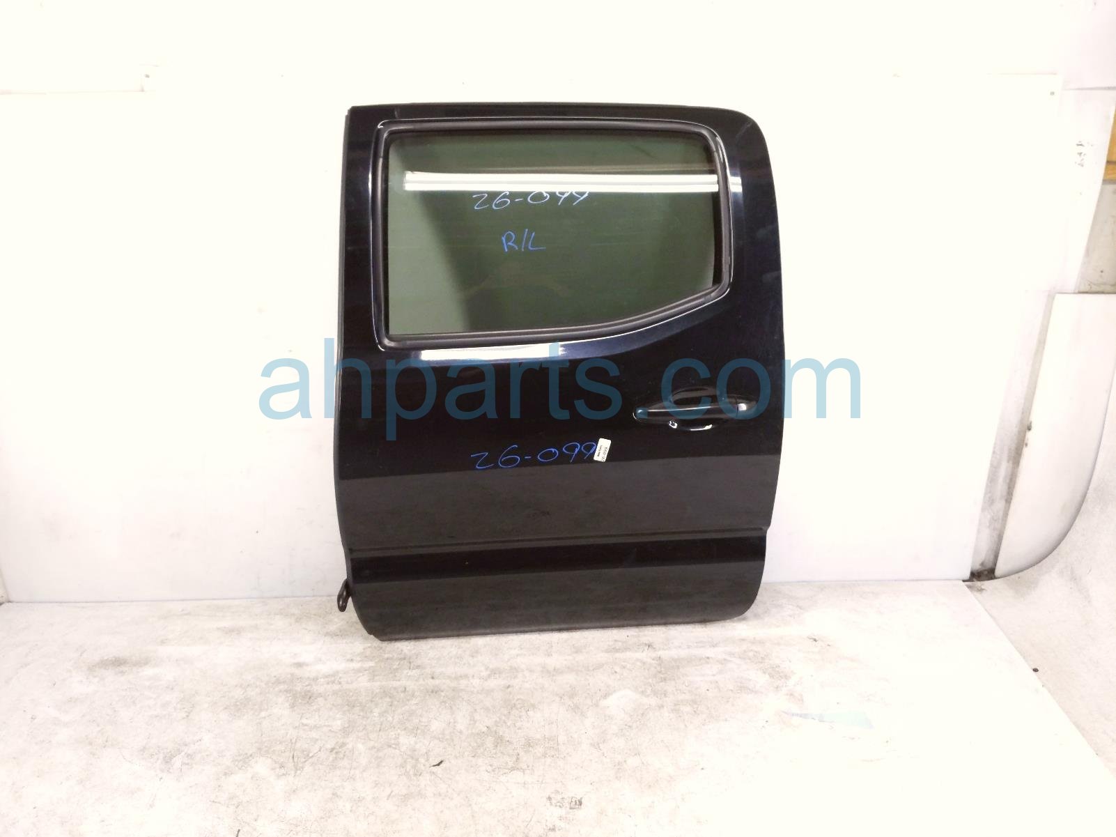 Toyota RR/LH DOOR - BLACK - NO INSIDE TRIM
