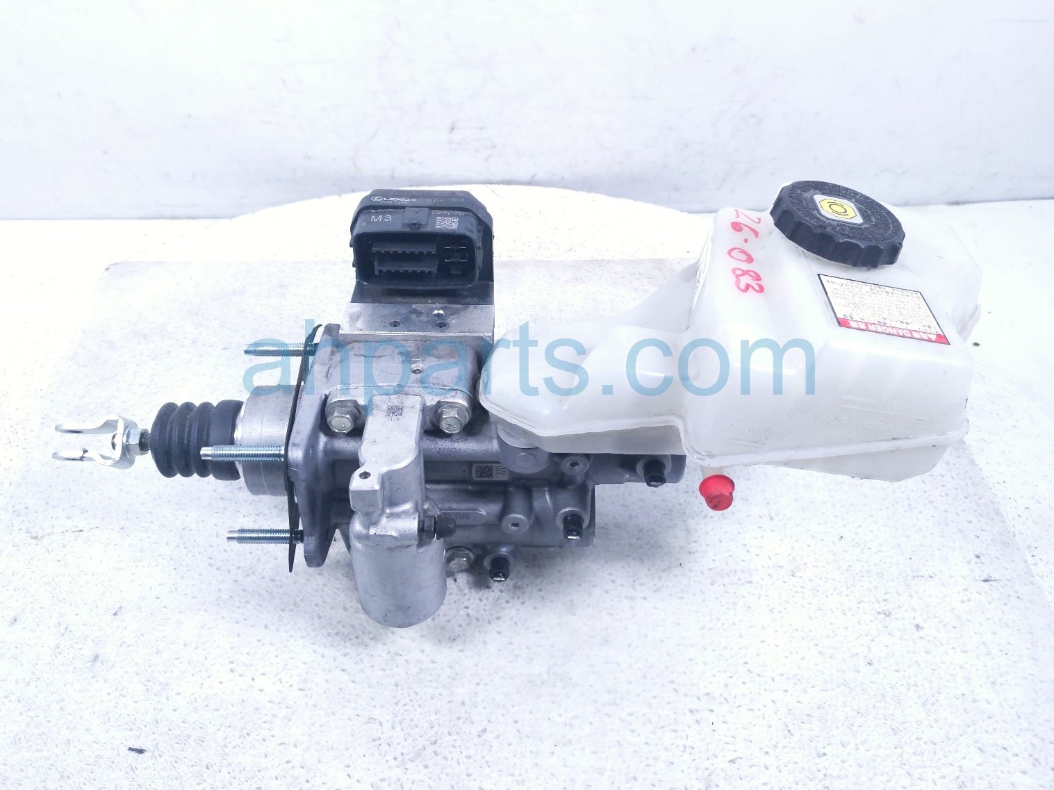 Lexus BRAKE BOOSTER W/MASTER CYL ASSY