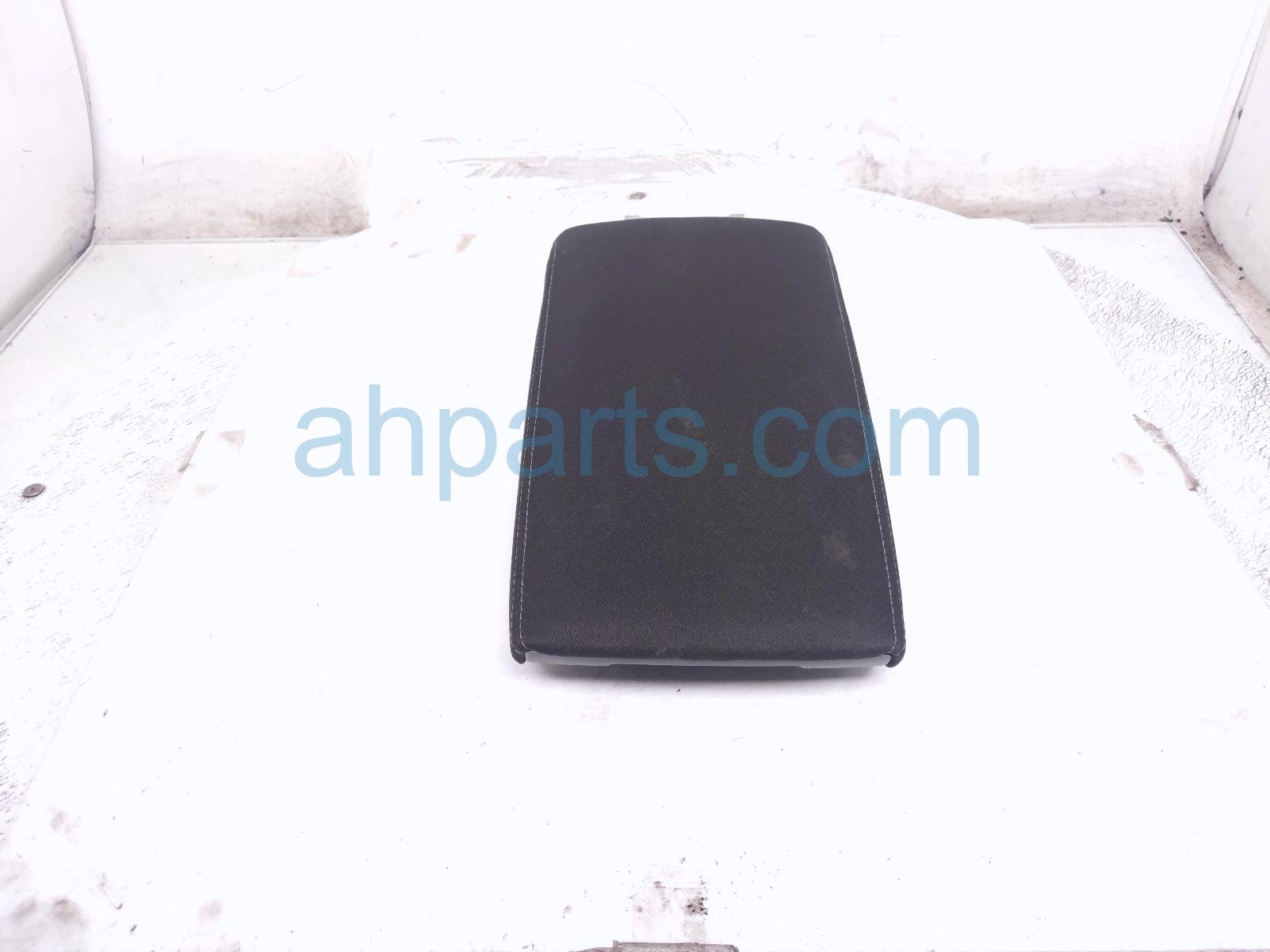  CENTER CONSOLE LID/ARMREST - BLACK