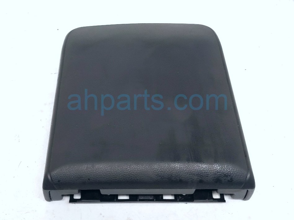$100 Toyota CENTER CONSOLE LID/ARMREST - BLACK $100 Toyota CENTER CONSOLE LID/ARMREST - BLACK