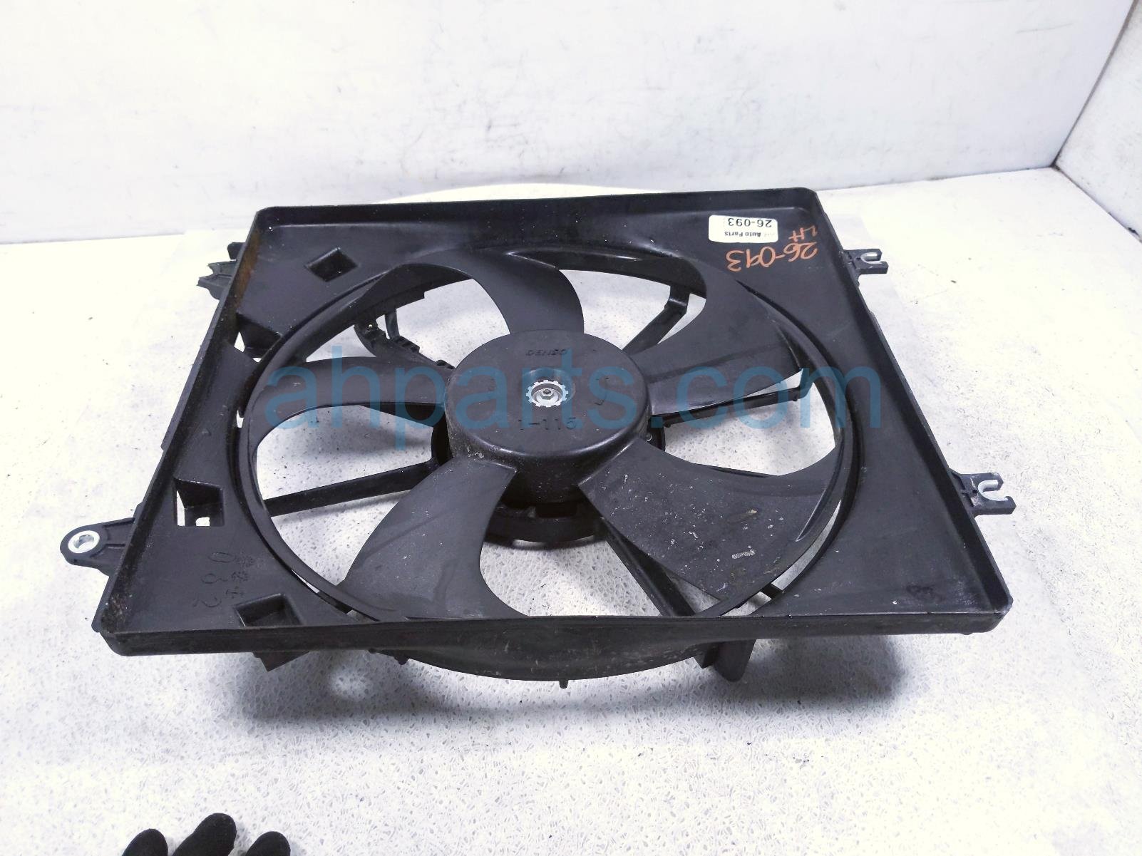 Honda LH RADIATOR FAN ASSEMBLY