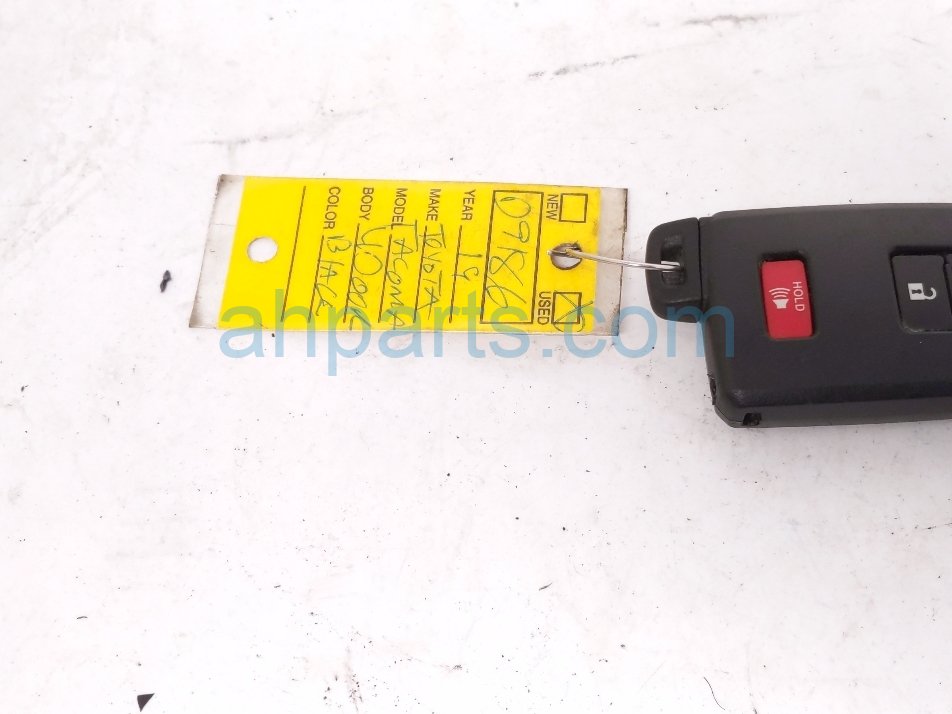 2019 Toyota Tacoma Single Smart Key Fob + Key 89904 0E091 Replacement 2019 Toyota Tacoma Single Smart Key Fob + Key 89904 0E091 Replacement thumbnail
