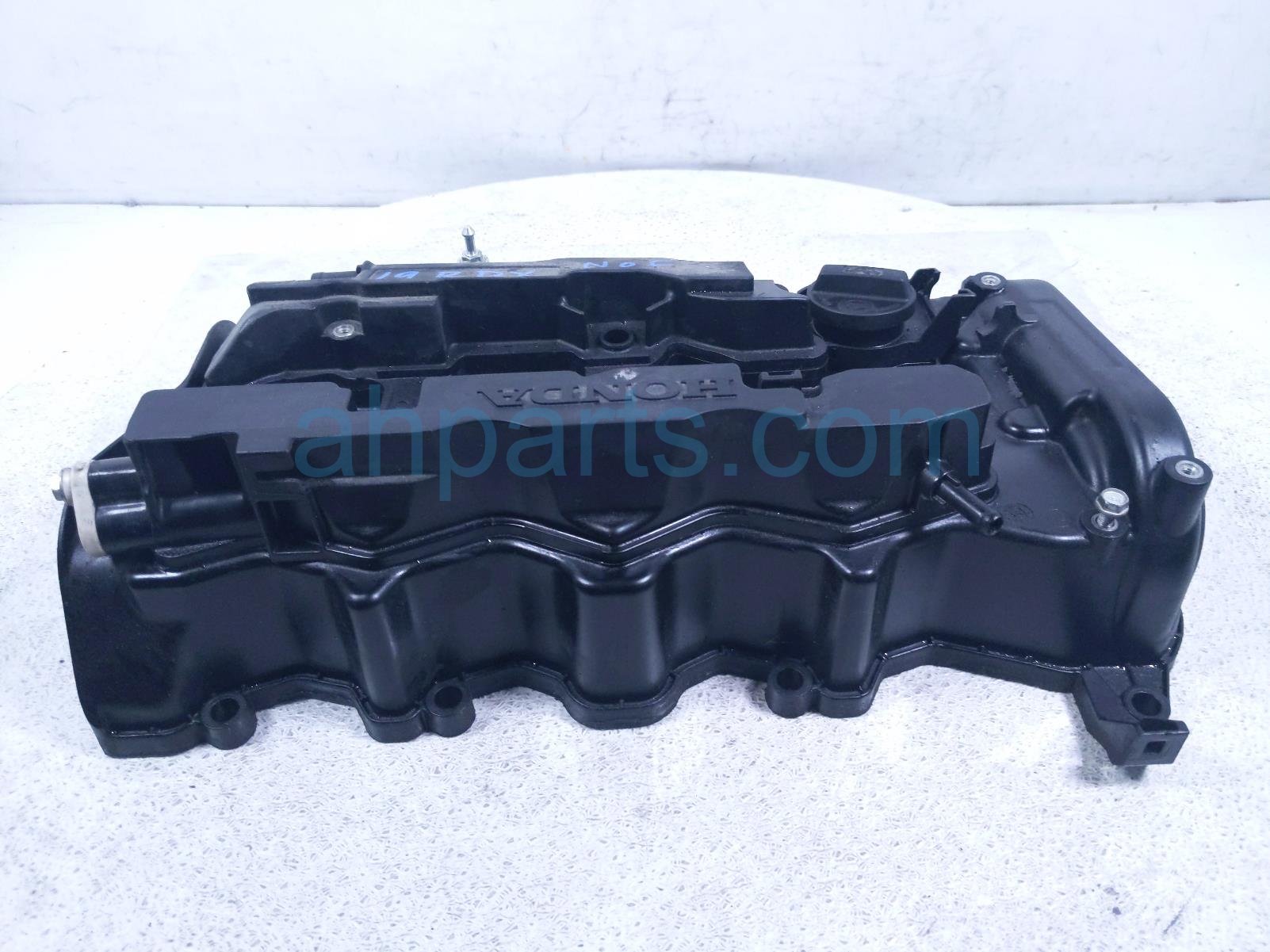 Acura CYLINDER HEAD VALVE COVER