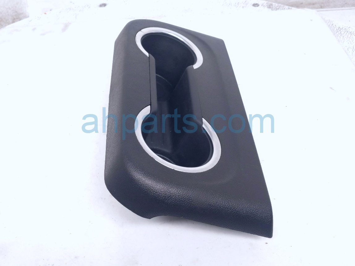 2022 Chevy Tahoe Rear Console Cup Hld Assy blk 84887776 Replacement 2022 Chevy Tahoe Rear Console Cup Hld Assy blk 84887776 Replacement thumbnail