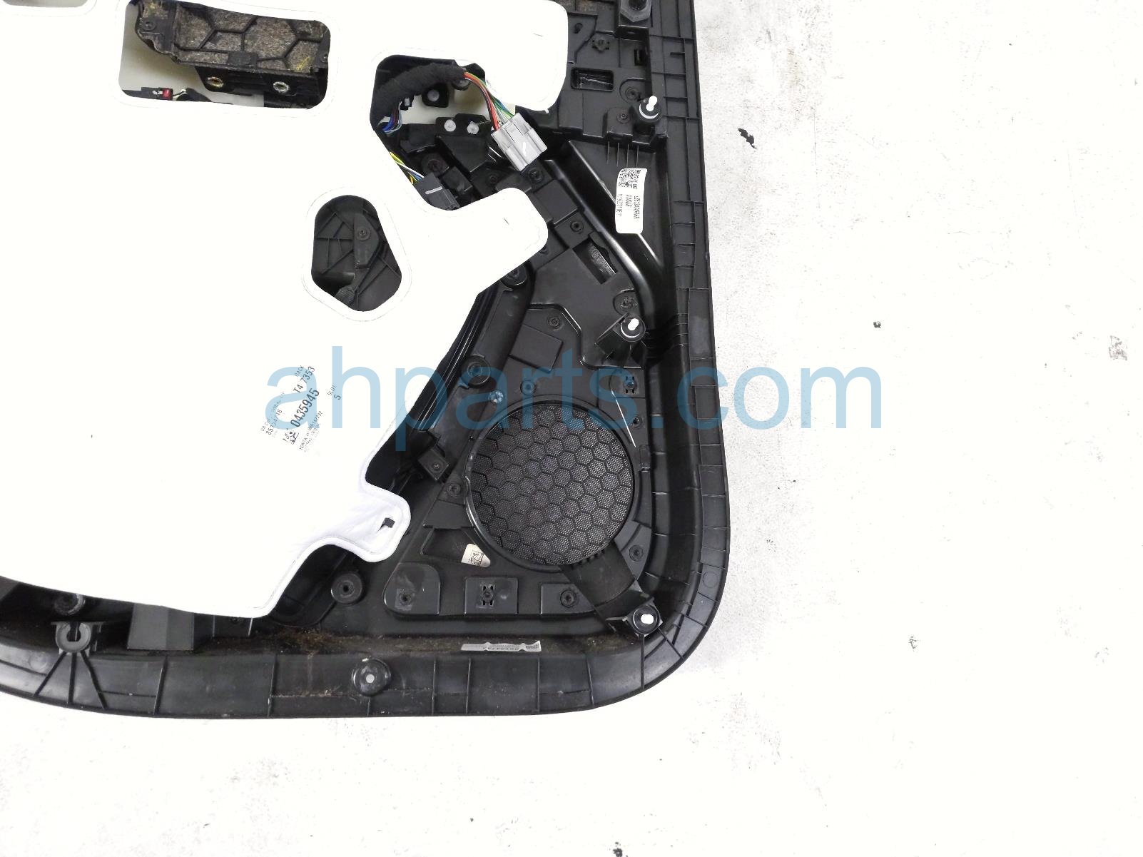 2022 Chevy Tahoe Trim / Liner Rear Passenger Interior Door Panel Black 85093582 Replacement 2022 Chevy Tahoe Trim / Liner Rear Passenger Interior Door Panel Black 85093582 Replacement thumbnail