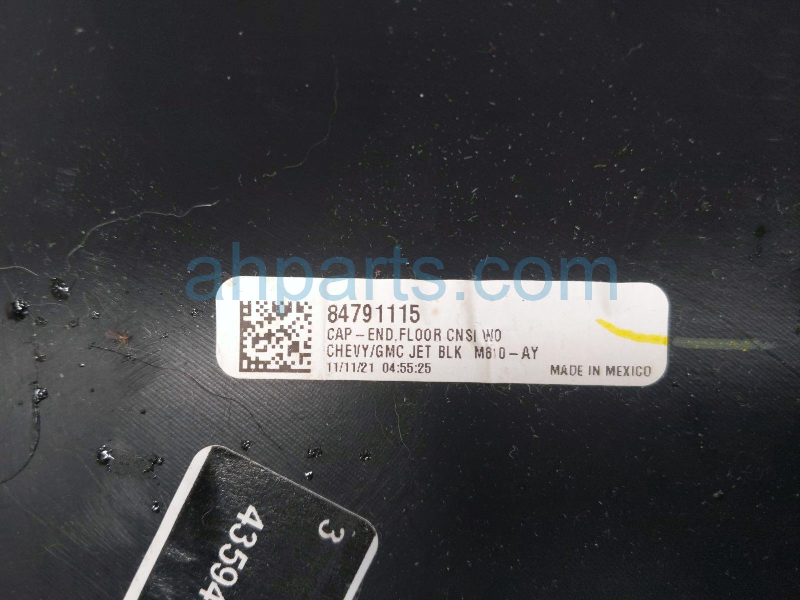 2022 Chevy Tahoe Rear Console End Cap Trim blk 84791115 Replacement 2022 Chevy Tahoe Rear Console End Cap Trim blk 84791115 Replacement thumbnail