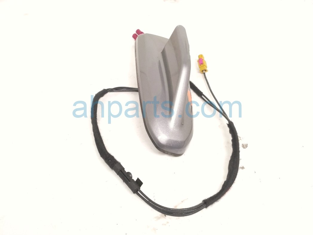 2022 Chevy Tahoe Antenna Roof Mtd Shark Fin Grey 84876045 Replacement 2022 Chevy Tahoe Antenna Roof Mtd Shark Fin Grey 84876045 Replacement thumbnail