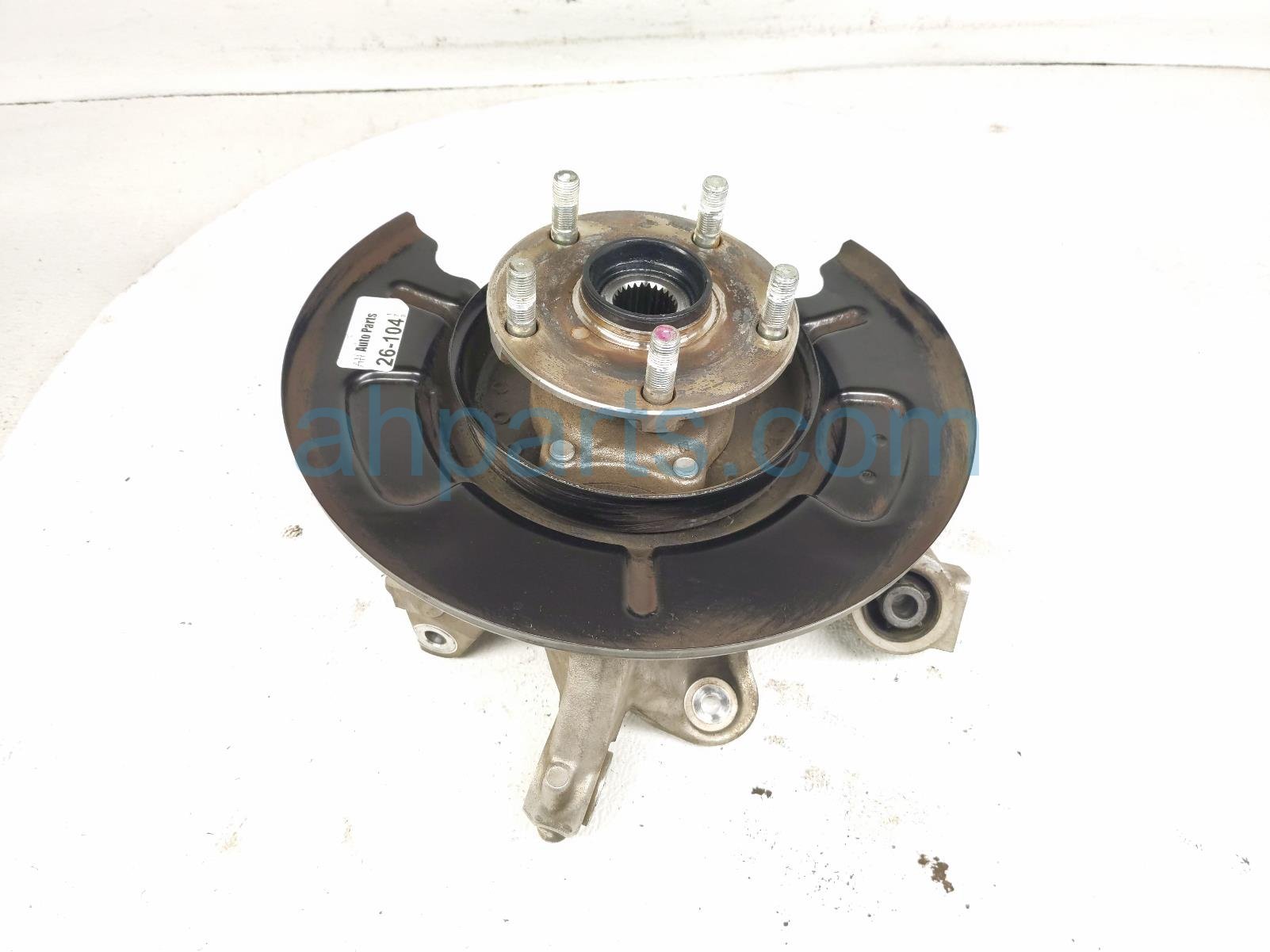 Subaru RR/LH SPINDLE KNUCKLE HUB