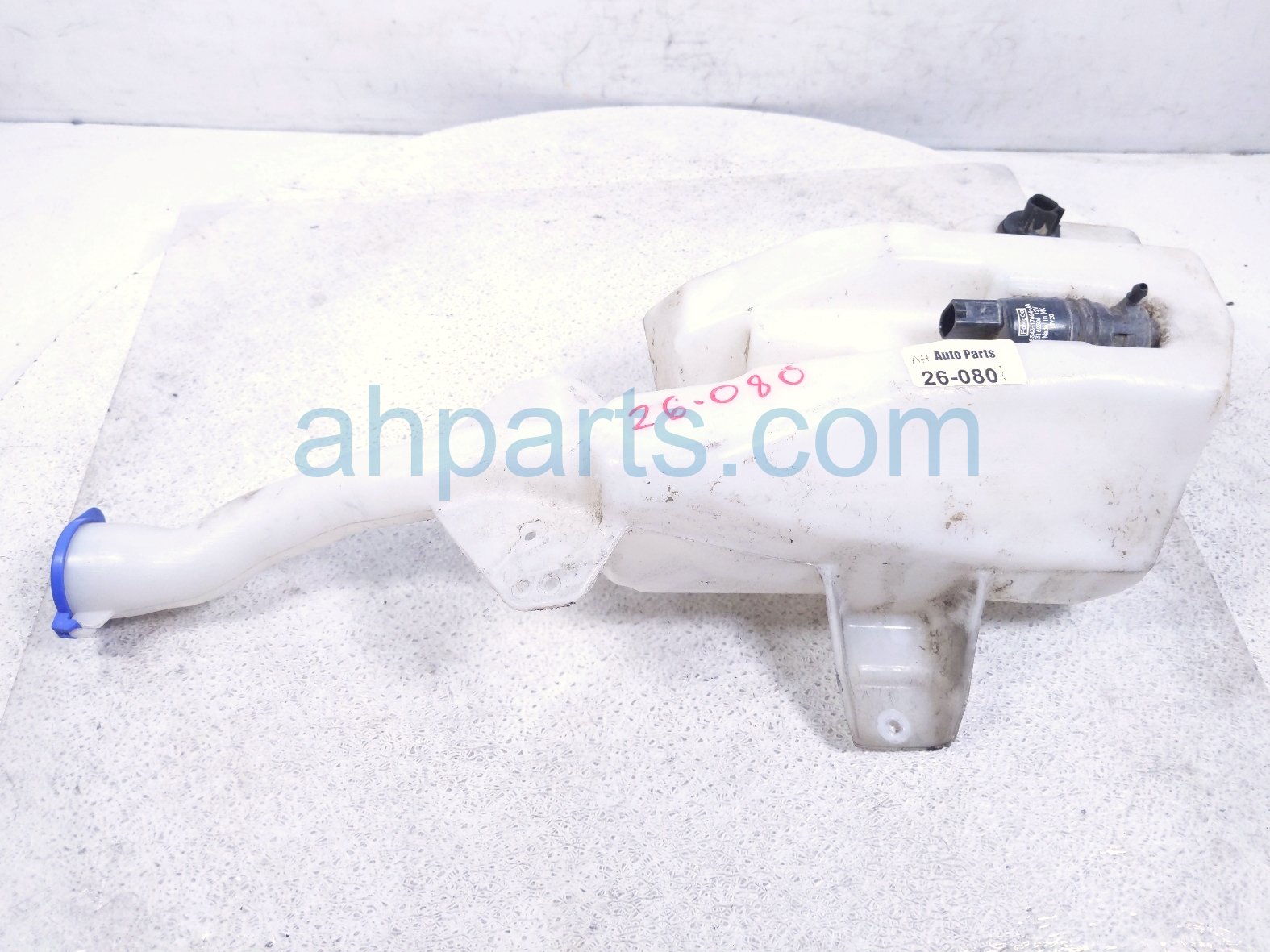 Ford WINDSHIELD WASHER RESERVOIR TANK Ford WINDSHIELD WASHER RESERVOIR TANK