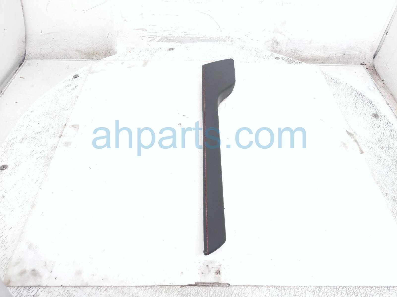 Chevy RH CONSOLE SIDE TRIM GARNISH -BLK Chevy RH CONSOLE SIDE TRIM GARNISH -BLK