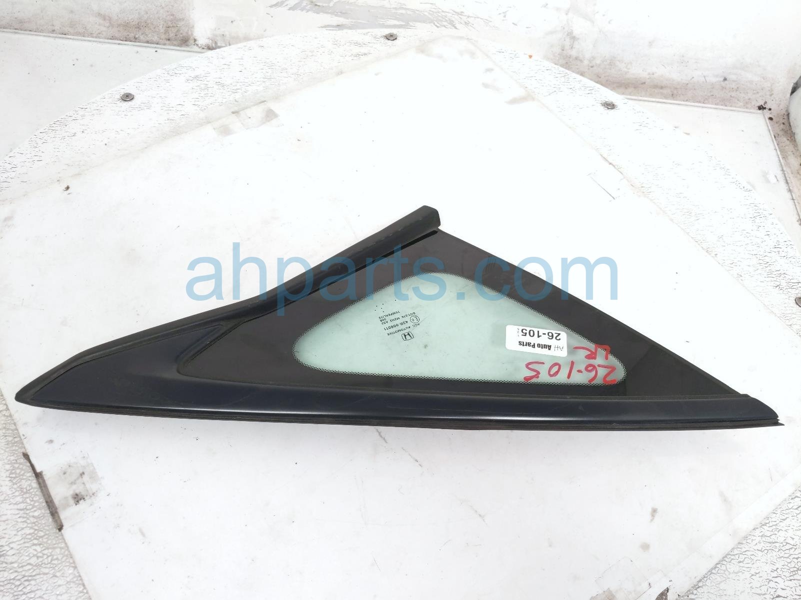 Honda LH QUARTER WINDOW GLASS