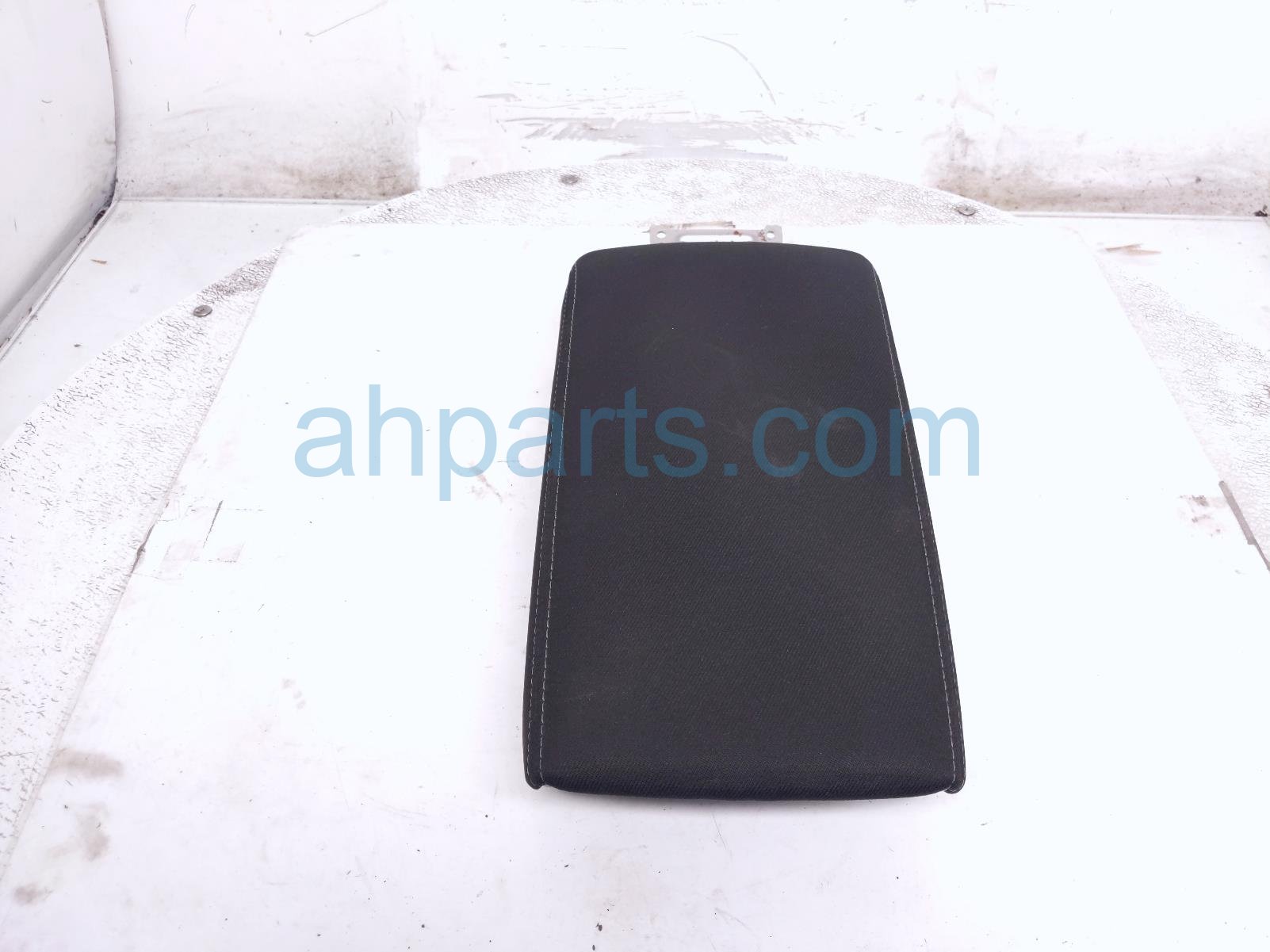 Honda CENTER CONSOLE LID/ARMREST - BLACK