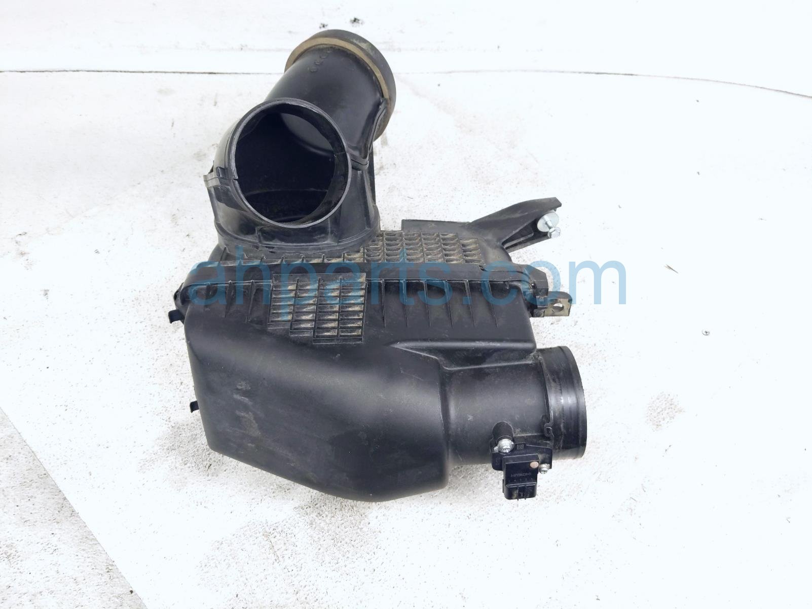 Honda AIR CLEANER BOX W/MAF SENSOR