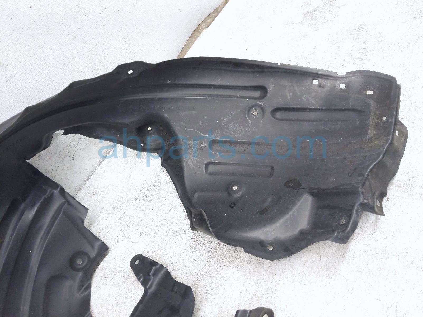 2025 Honda Pilot Front Driver Inner Fender Liner 60260 T90 A00ZZ Replacement 2025 Honda Pilot Front Driver Inner Fender Liner 60260 T90 A00ZZ Replacement thumbnail
