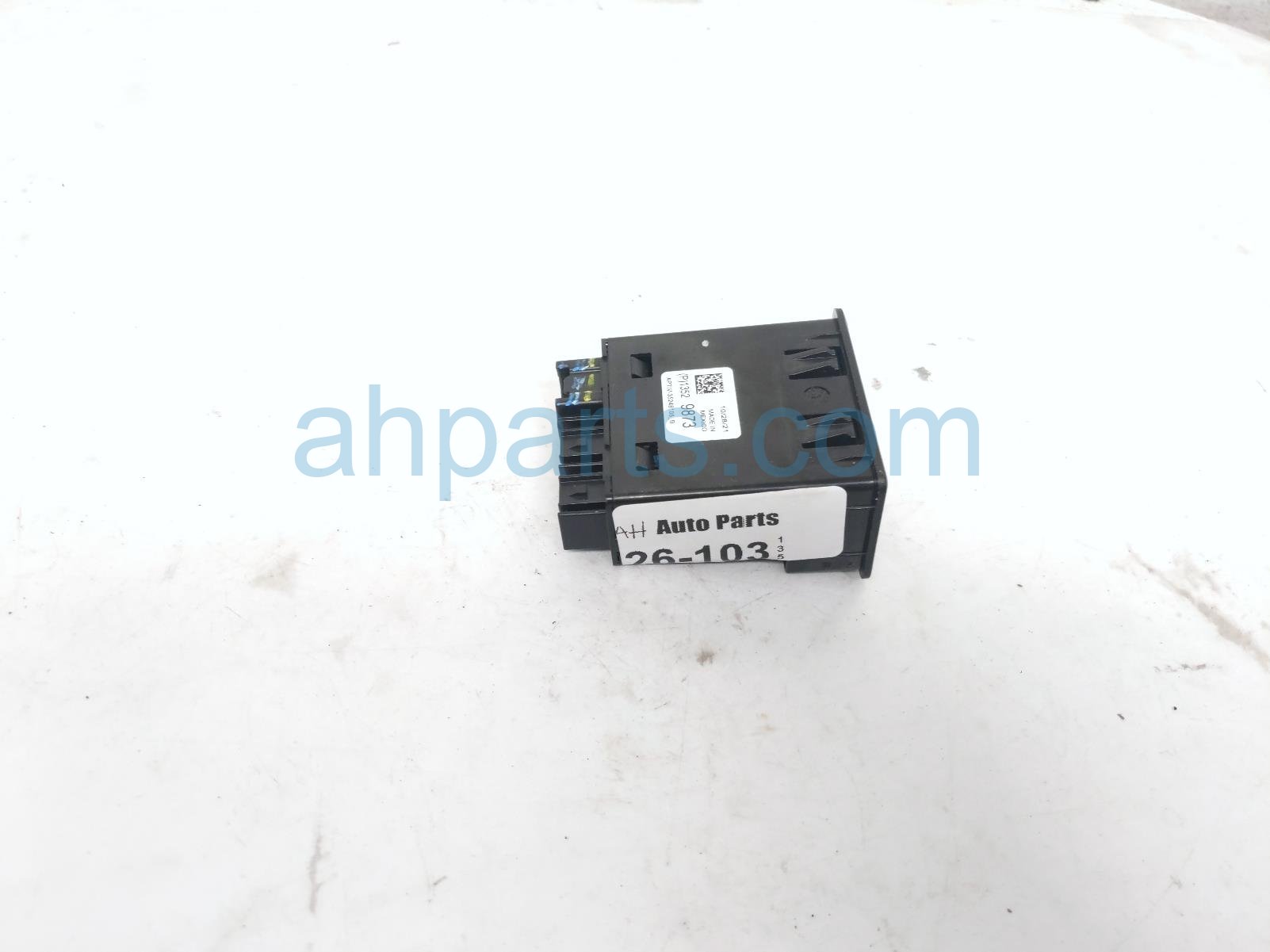 2022 Chevy Tahoe Usb Media Interface Hub 13558185 Replacement 2022 Chevy Tahoe Usb Media Interface Hub 13558185 Replacement thumbnail