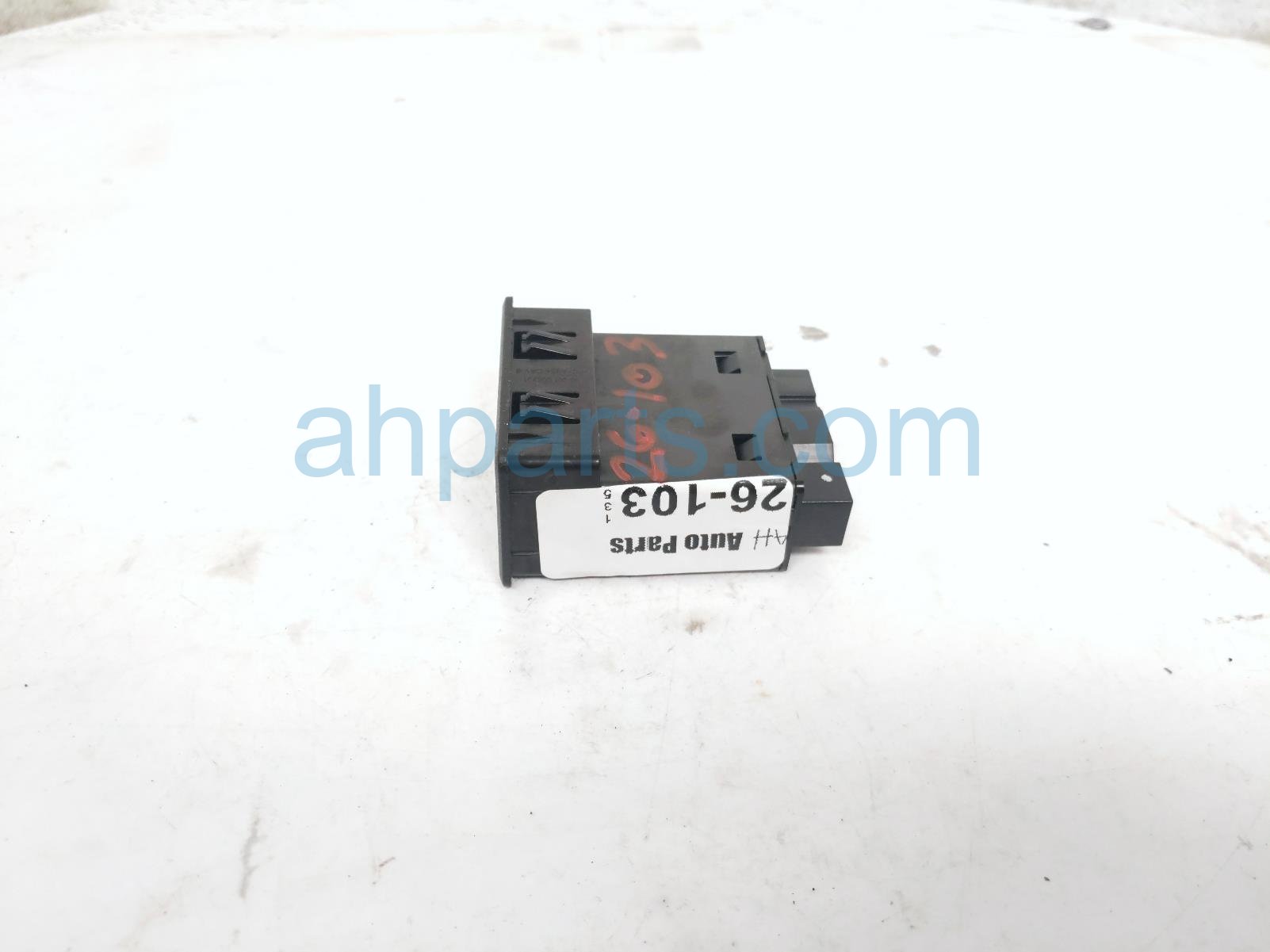 2022 Chevy Tahoe Usb Media Interface Hub 13558185 Replacement 2022 Chevy Tahoe Usb Media Interface Hub 13558185 Replacement thumbnail