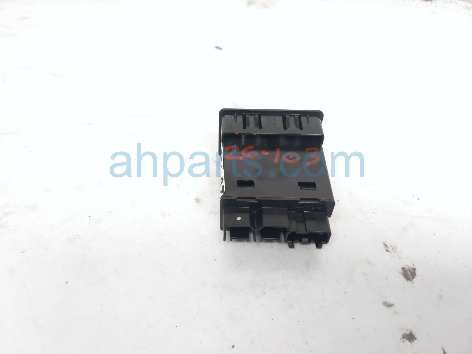 2022 Chevy Tahoe Usb Media Interface Hub 13558185 Replacement 2022 Chevy Tahoe Usb Media Interface Hub 13558185 Replacement thumbnail