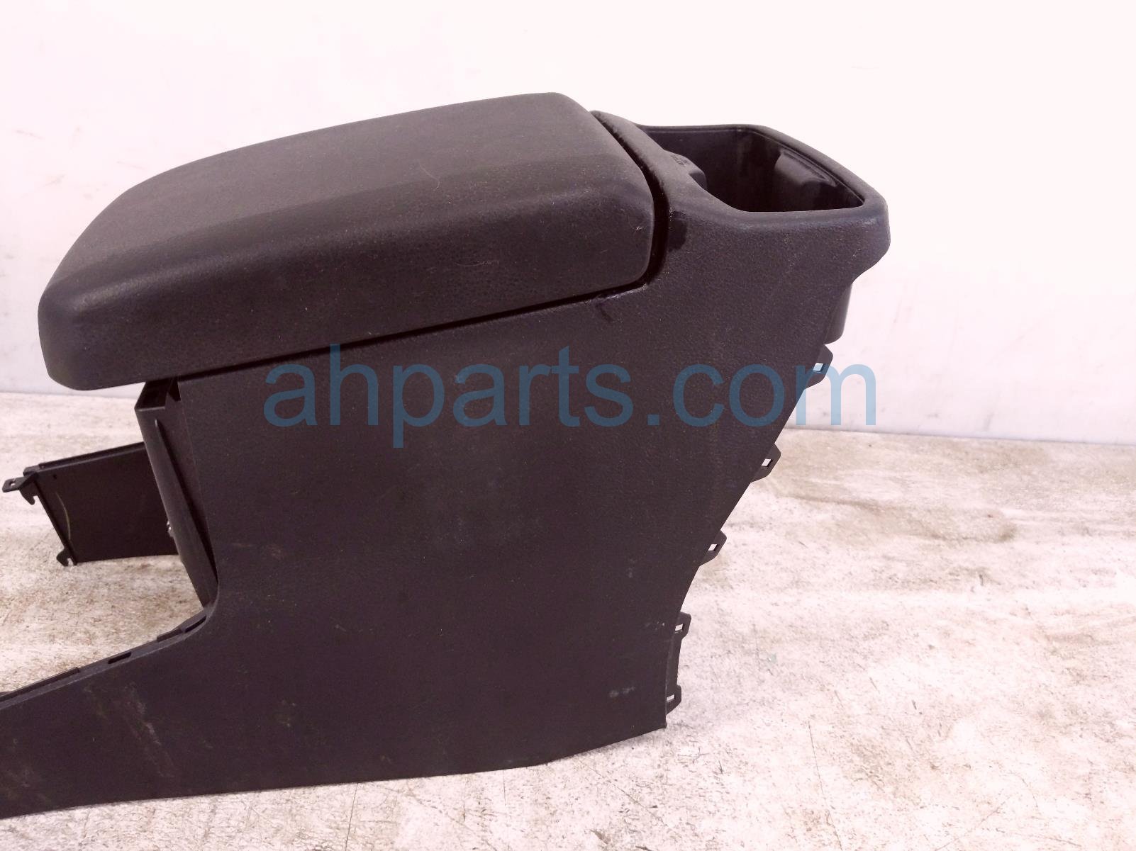 2019 Toyota Tacoma Center Console Armrest Assy blk 58910 04040 C0 Replacement 2019 Toyota Tacoma Center Console Armrest Assy blk 58910 04040 C0 Replacement thumbnail