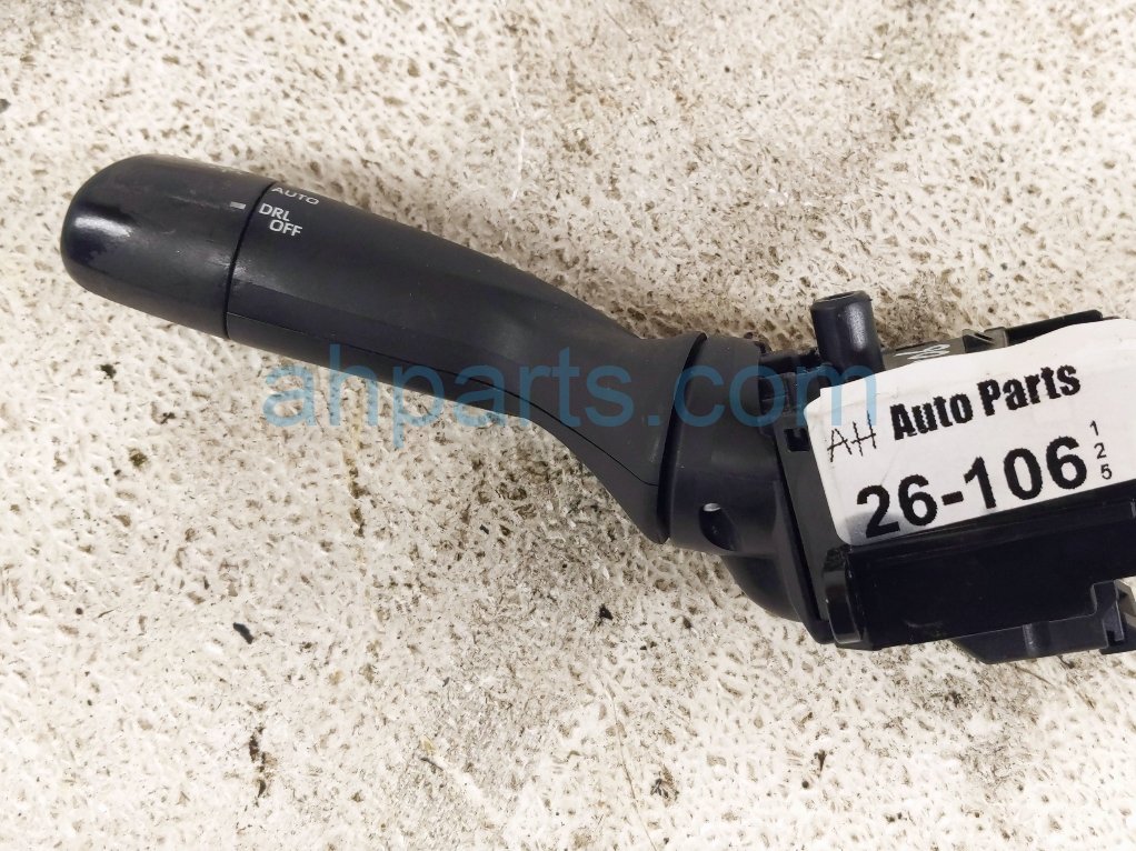 Toyota HEADLAMP / SIGNAL COLUMN SWITCH LH