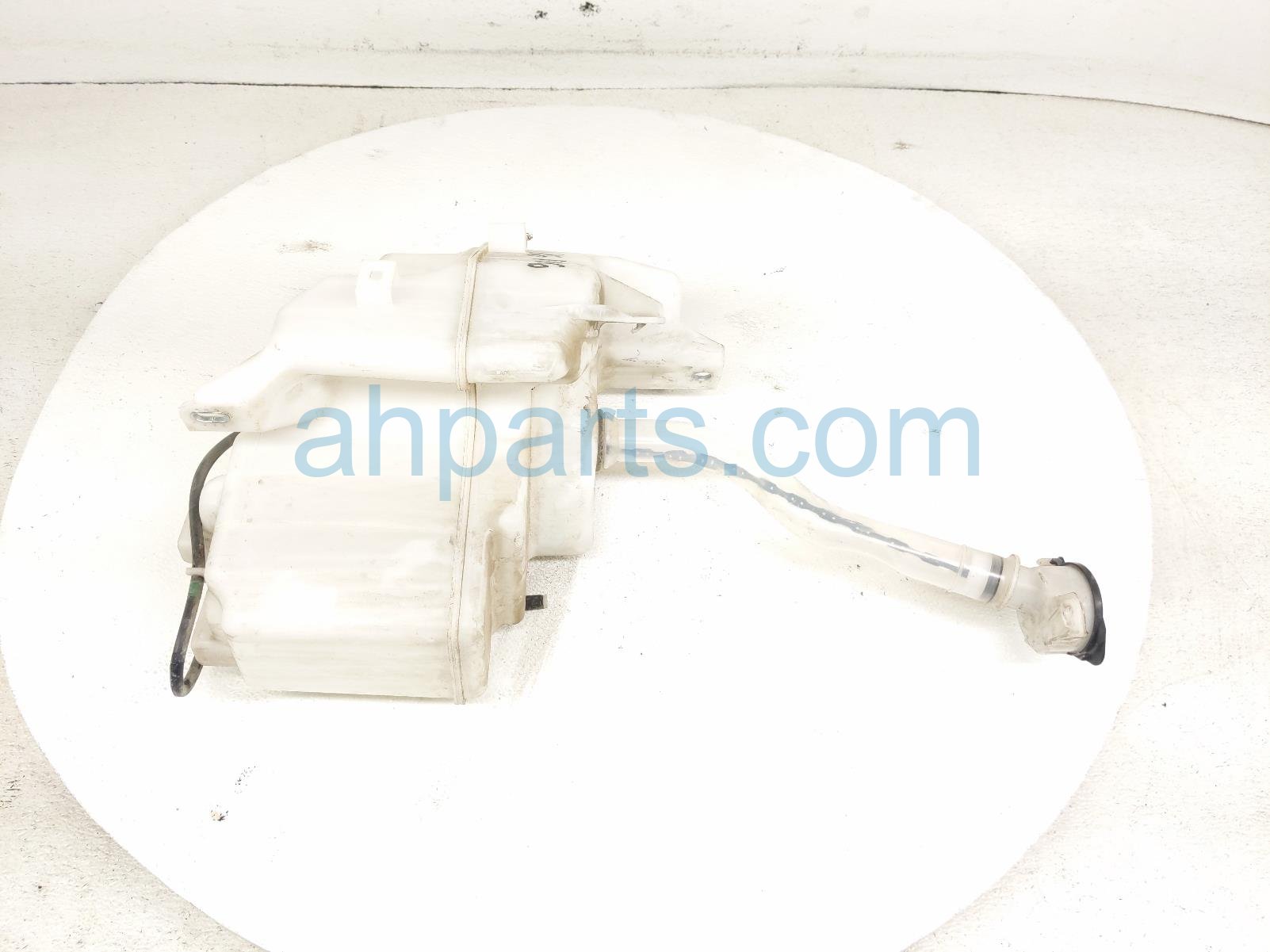 Toyota WINDSHIELD WASHER RESERVOIR TANK