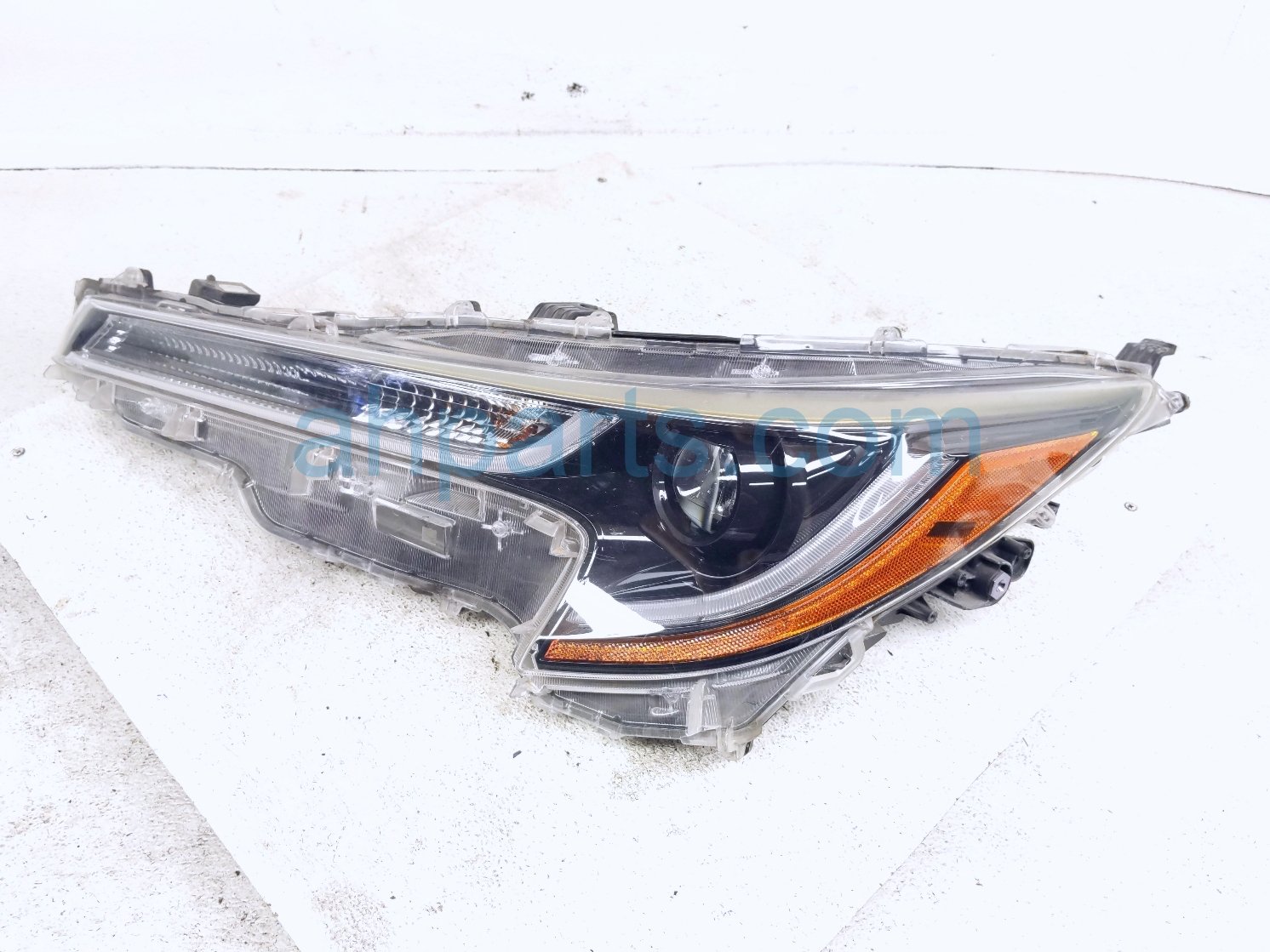 Toyota LH HEADLAMP / LIGHT