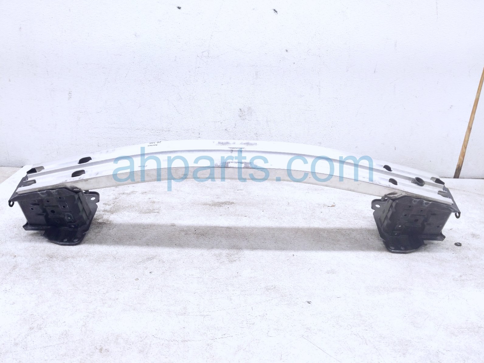 Toyota FRONT UPPER BUMPER REINFORCEMENT BAR