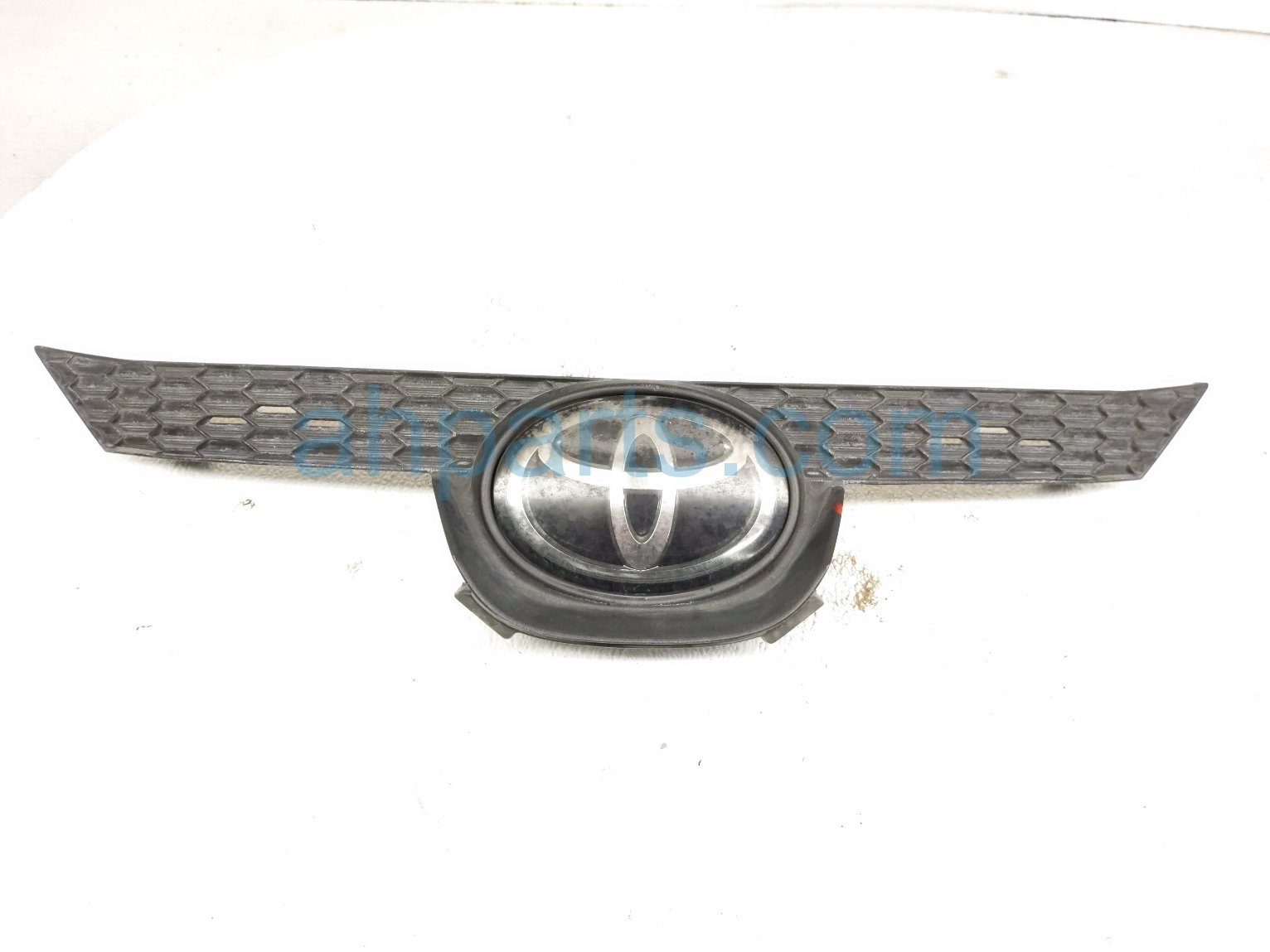 Toyota UPPER GRILLE - BLACK