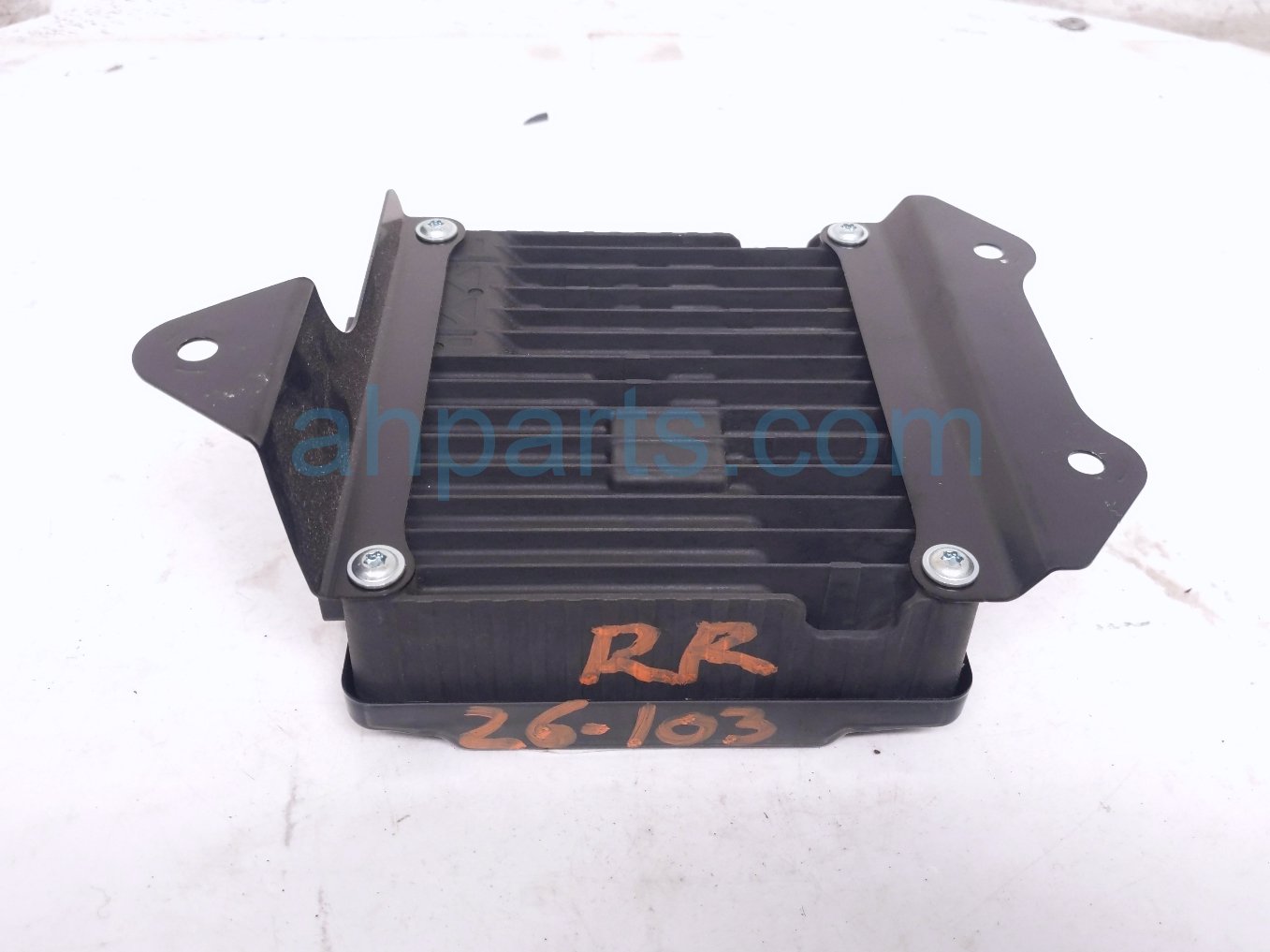 2022 Chevy Tahoe Ac/dc Power Inverter Mod Rear Passenger 86588245 Replacement 2022 Chevy Tahoe Ac/dc Power Inverter Mod Rear Passenger 86588245 Replacement thumbnail