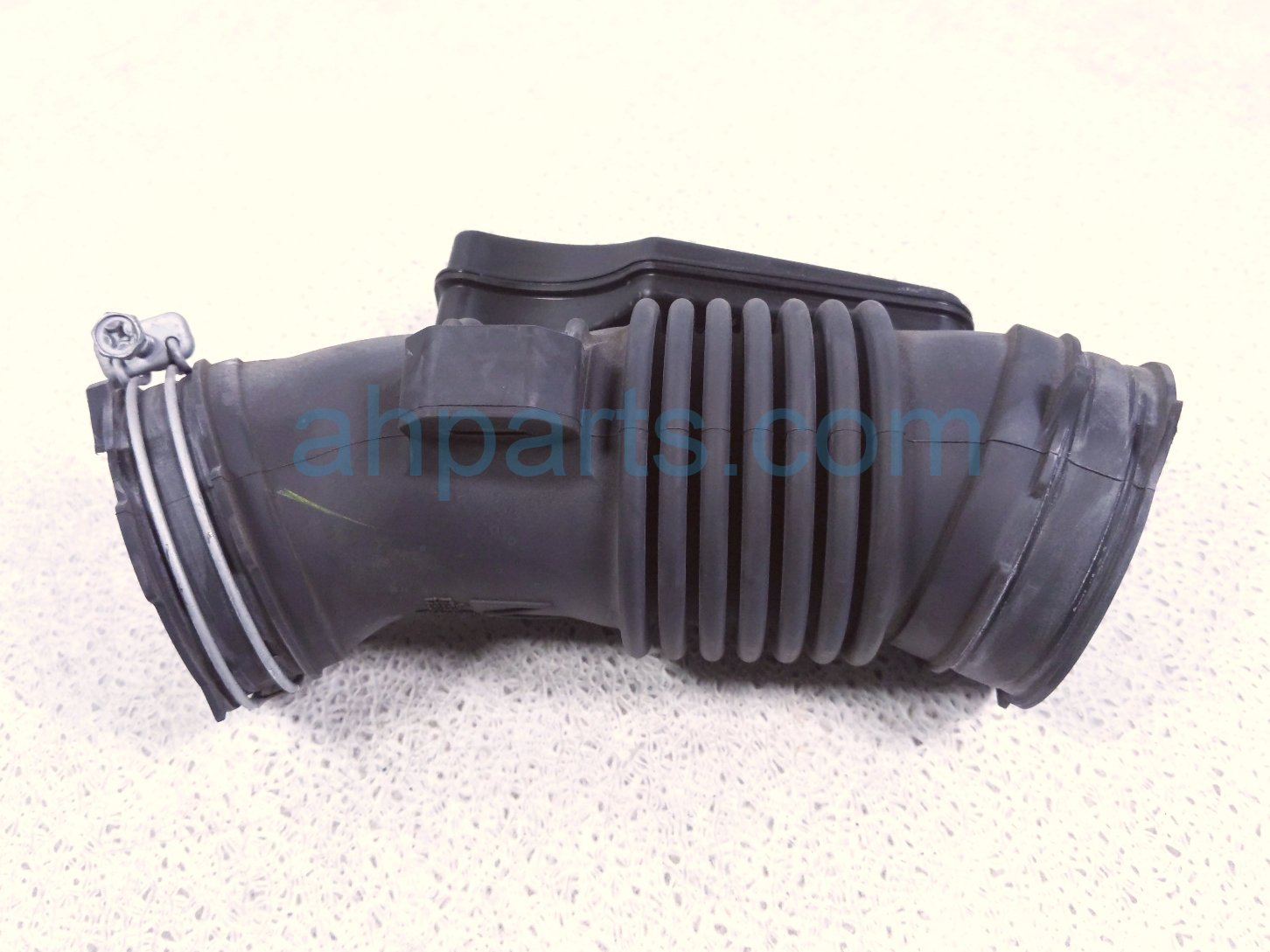Toyota AIR CLEANER HOSE W/RESONATOR-2.0L