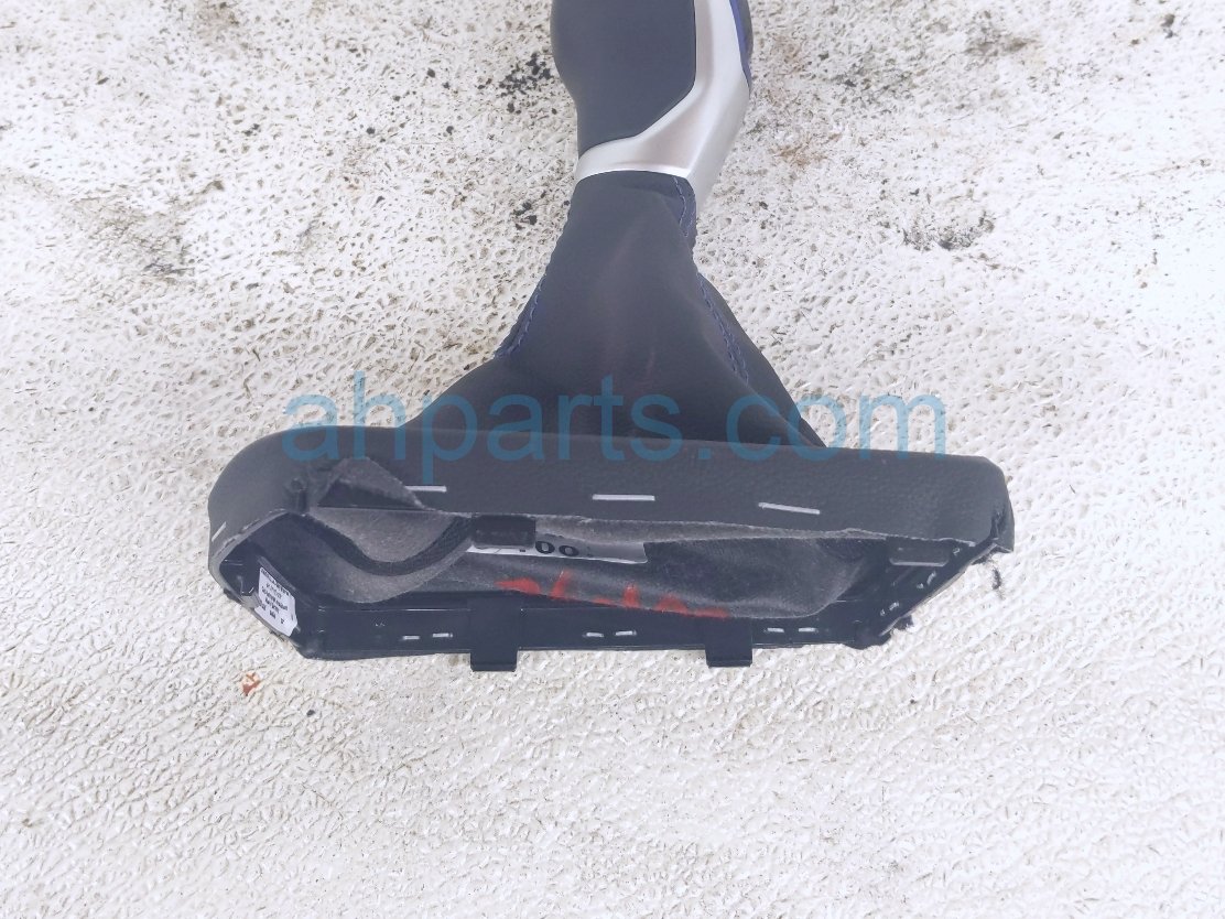 6 SPD M/T KNOB W/BOOT -2.0L