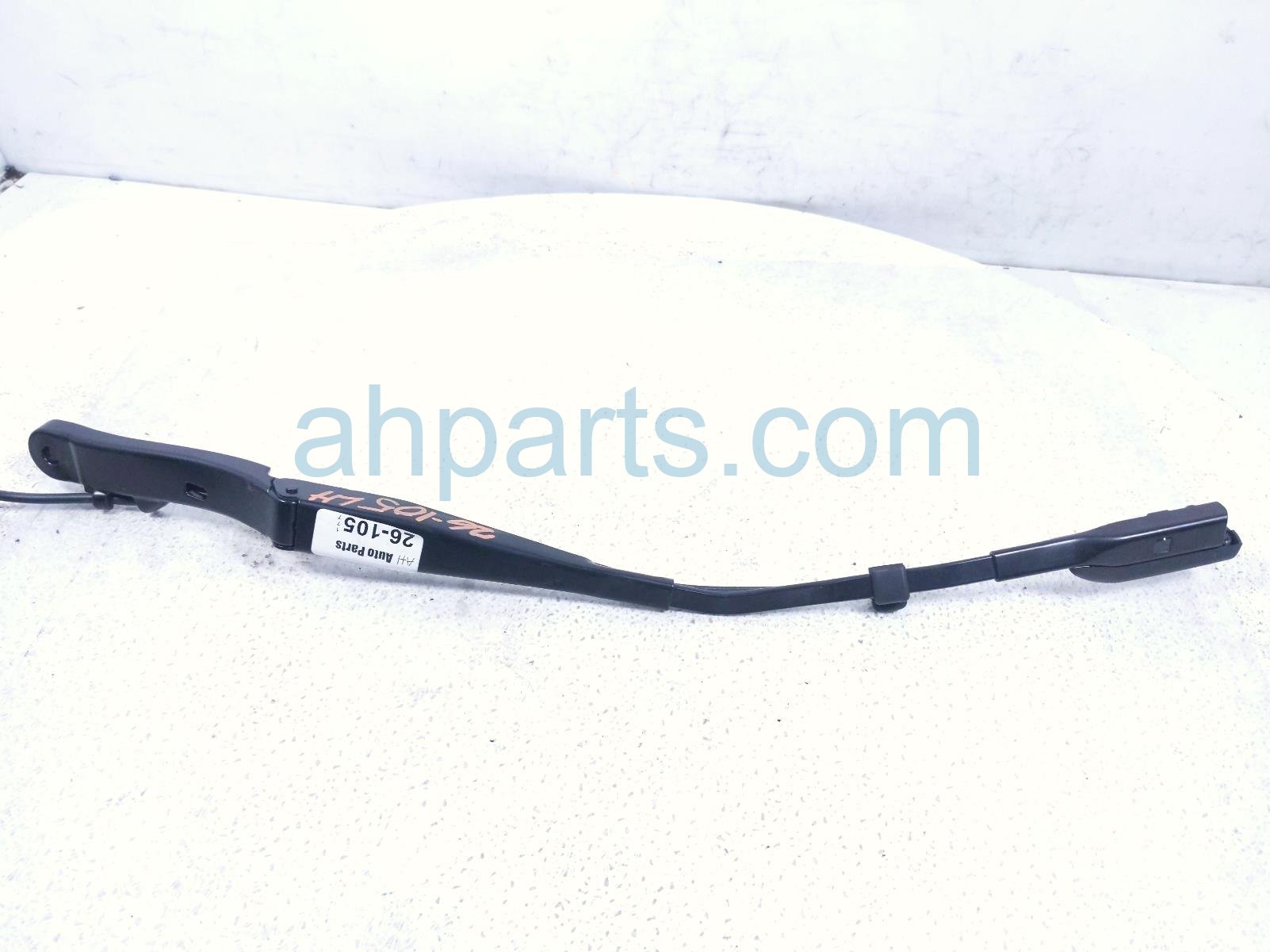Honda LH WINDSHIELD WIPER ARM