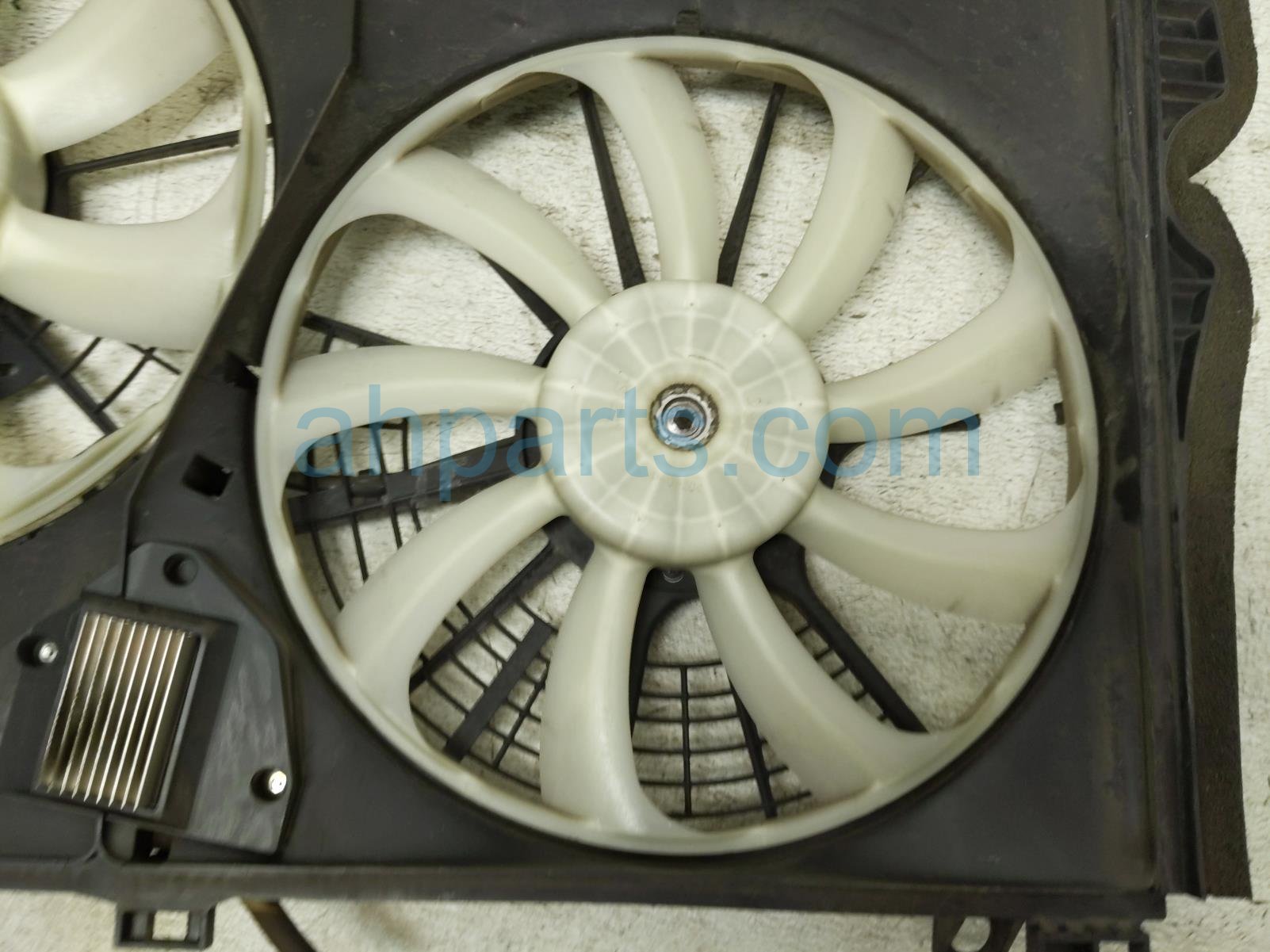 2018 Lexus Rx350 Cooling Radiator Fan Assembly 16711 0P340 Replacement 2018 Lexus Rx350 Cooling Radiator Fan Assembly 16711 0P340 Replacement thumbnail
