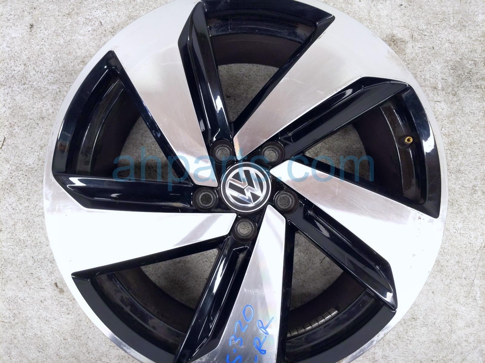 2018 Volkswagen Golf Gti Rear Driver Wheel / Rim 5GM 601 025 Q FZZ Replacement 2018 Volkswagen Golf Gti Rear Driver Wheel / Rim 5GM 601 025 Q FZZ Replacement thumbnail
