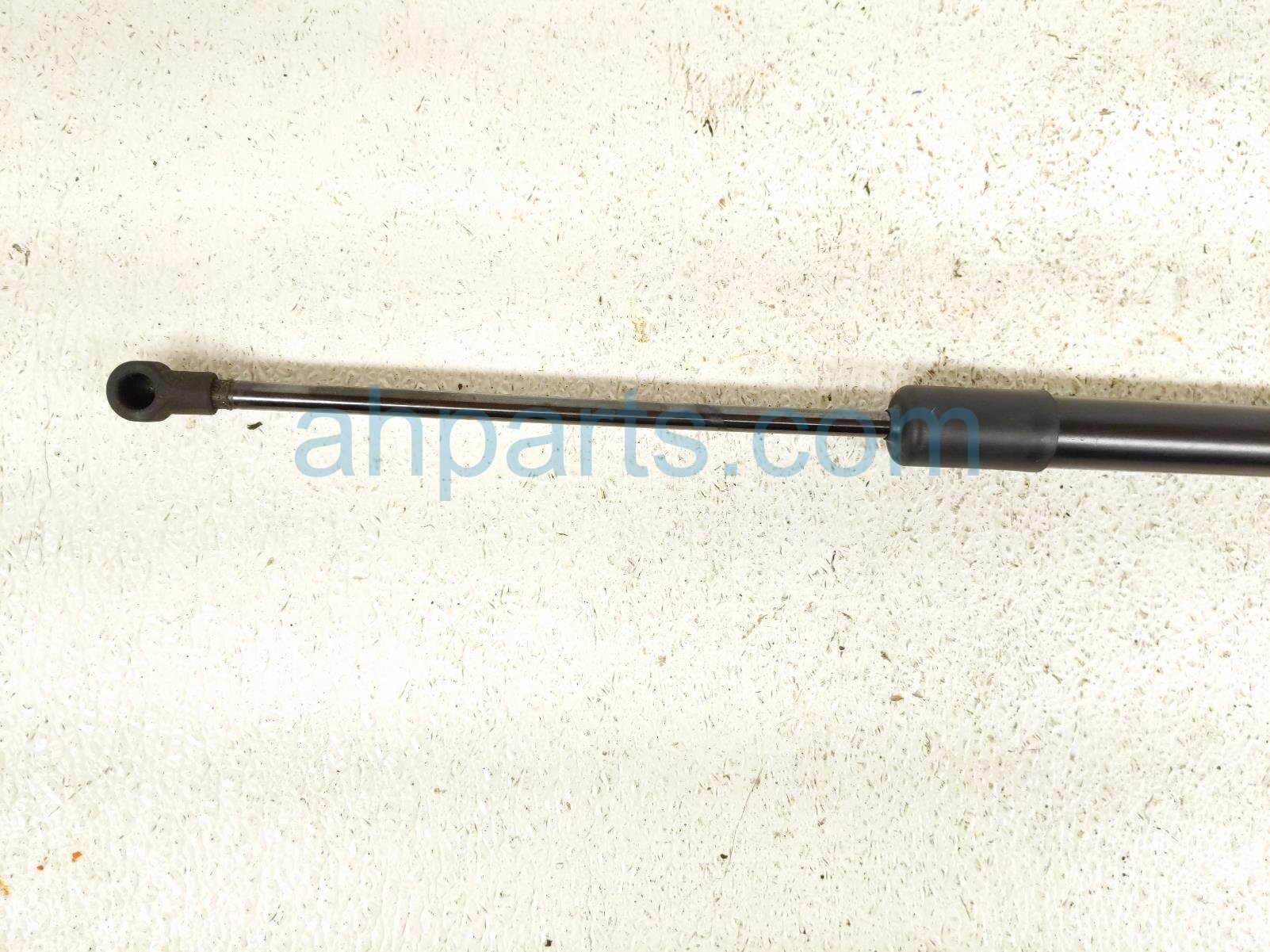 2018 Volkswagen Golf Gti Passenger Tailgate Lift Support Strut 5GM 827 550 B Replacement 2018 Volkswagen Golf Gti Passenger Tailgate Lift Support Strut 5GM 827 550 B Replacement thumbnail
