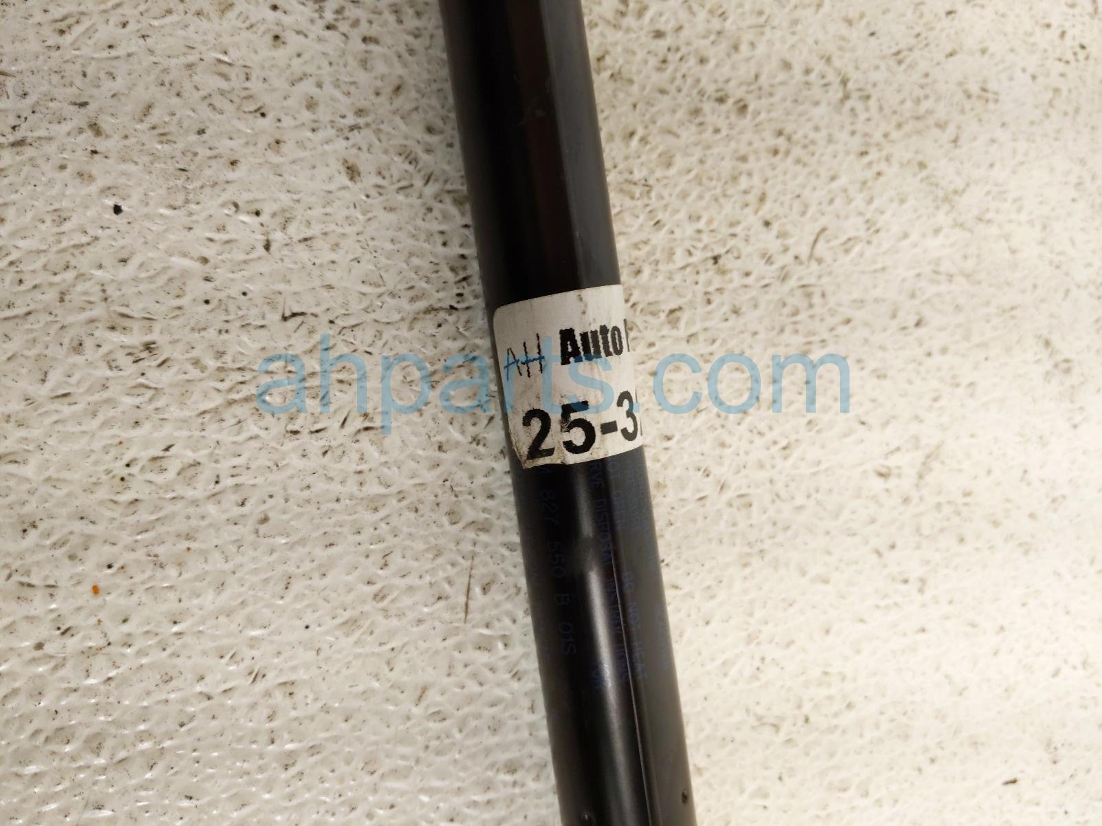 2018 Volkswagen Golf Gti Passenger Tailgate Lift Support Strut 5GM 827 550 B Replacement 2018 Volkswagen Golf Gti Passenger Tailgate Lift Support Strut 5GM 827 550 B Replacement thumbnail
