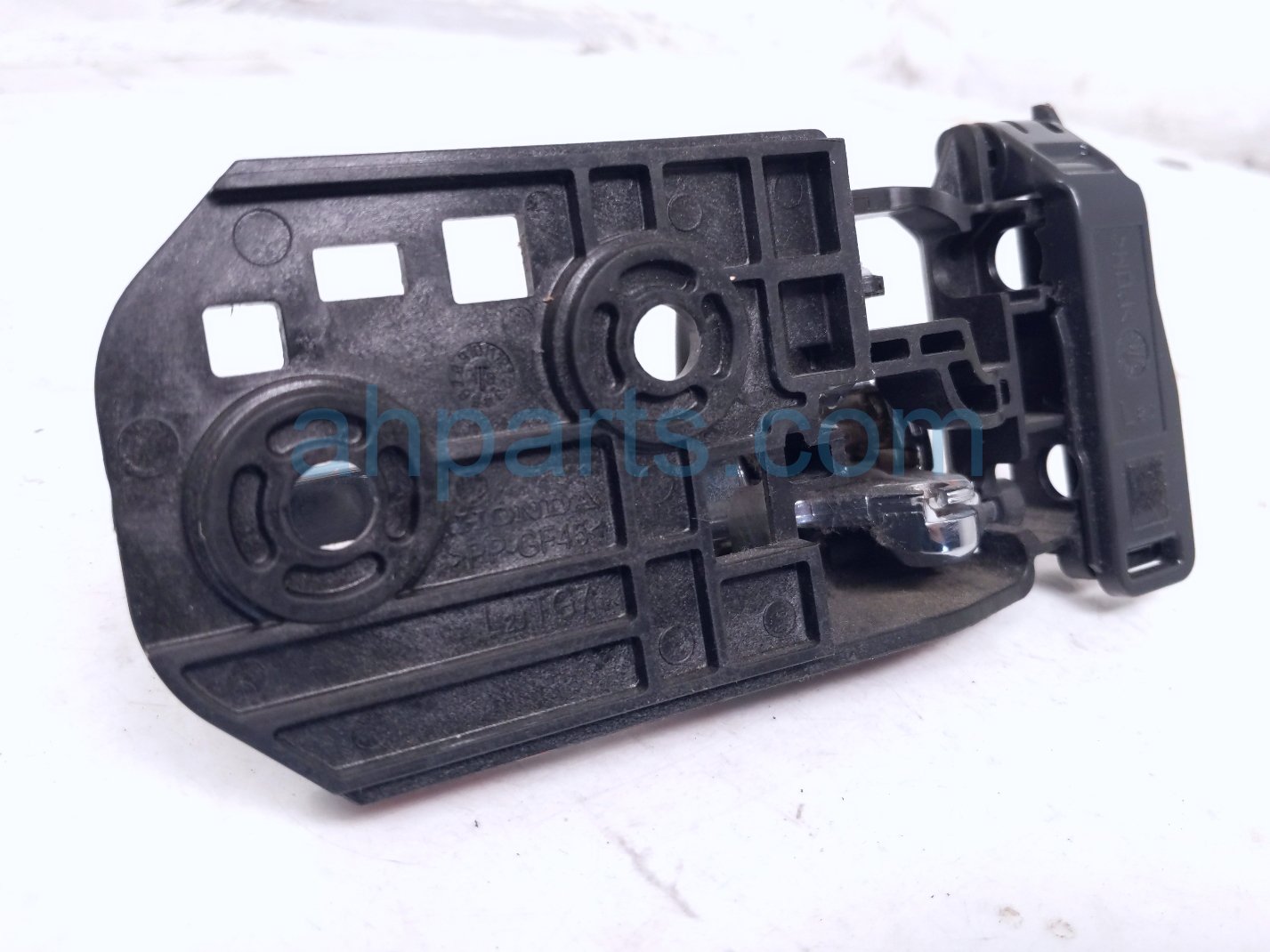 2019 Honda Pilot Inside / Rear Driver Interior Door Handle Grey 72160 TG7 A01ZB Replacement 2019 Honda Pilot Inside / Rear Driver Interior Door Handle Grey 72160 TG7 A01ZB Replacement thumbnail