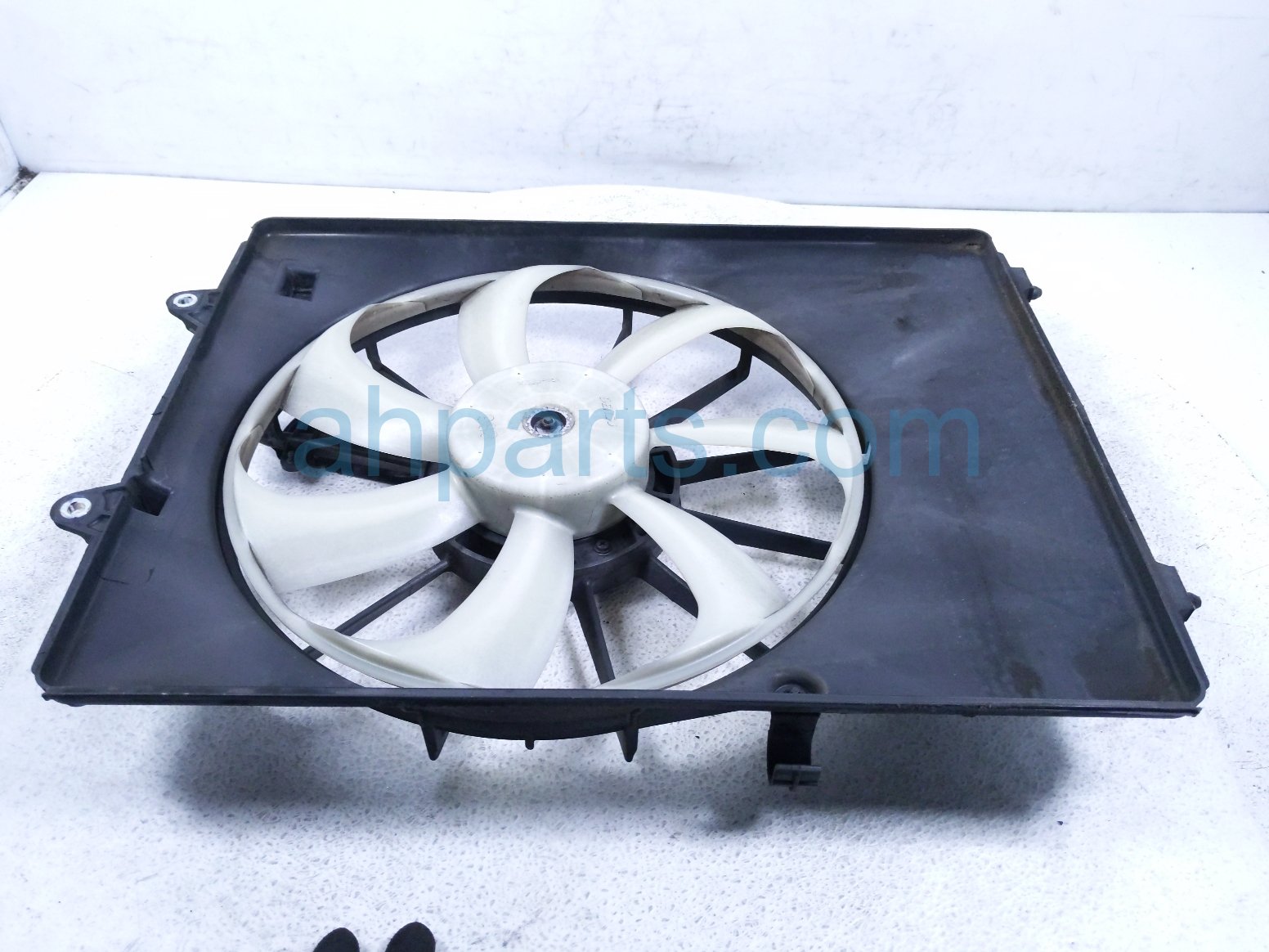 Honda AC CONDENSER FAN ASSEMBLY