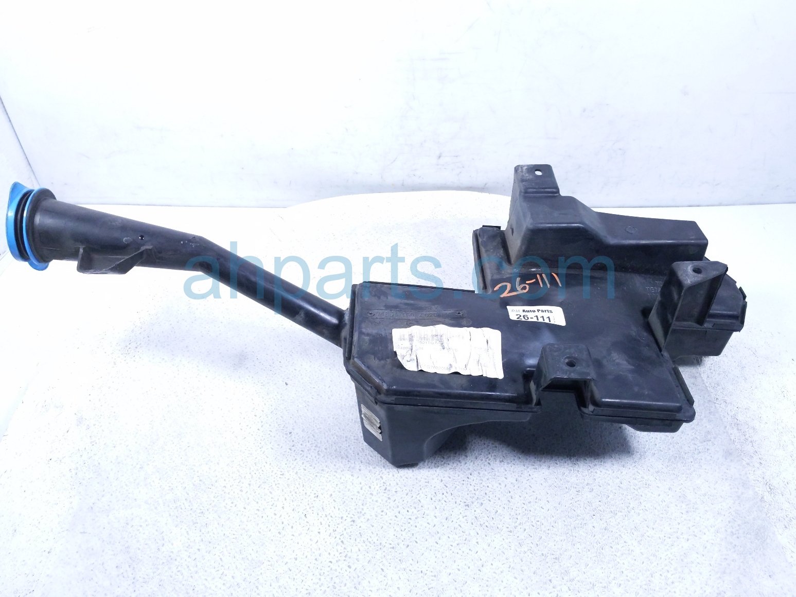 2019 Honda Pilot Windshield Washer Reservoir Tank 76801 TG7 A02 Replacement 2019 Honda Pilot Windshield Washer Reservoir Tank 76801 TG7 A02 Replacement thumbnail