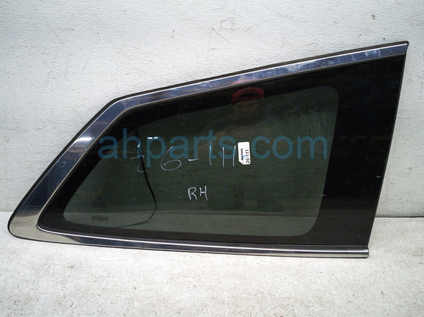 Honda RH QUARTER WINDOW GLASS