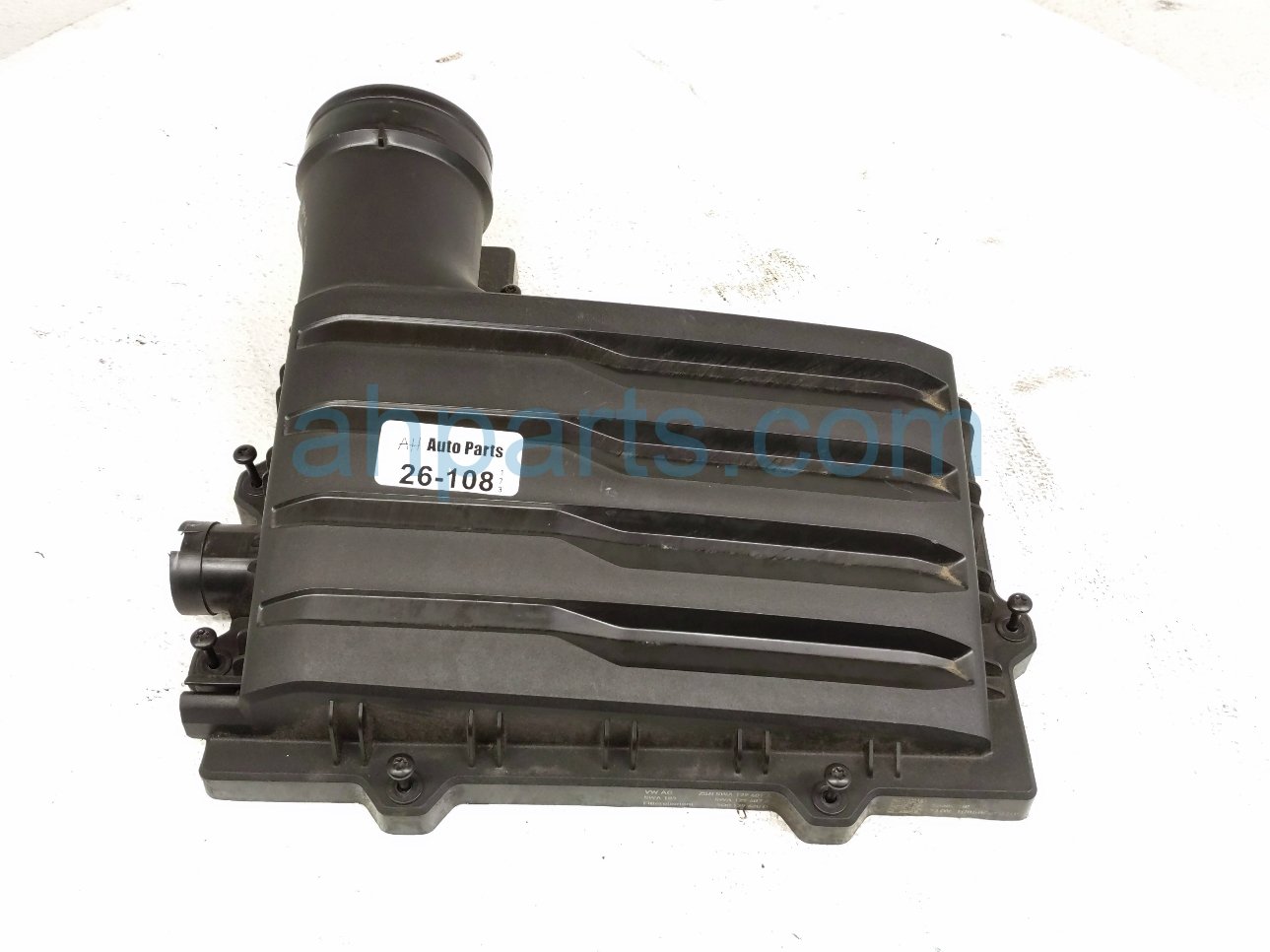 Audi AIR INTAKE CLEANER BOX