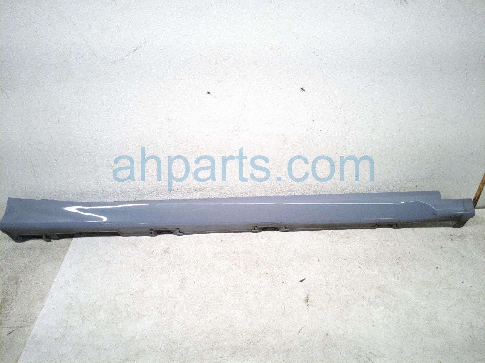 Honda RH SIDE SKIRT / MOLDING - GREY