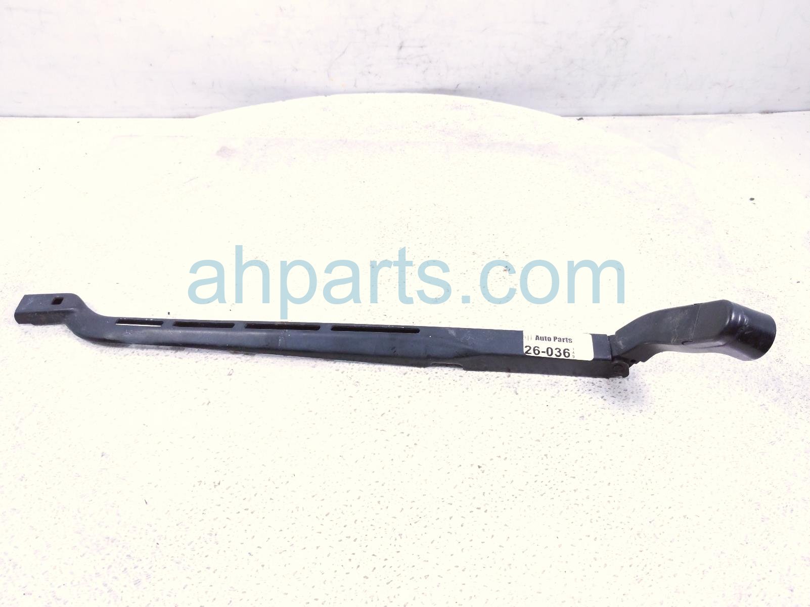 2016 Chevy Silverado 1500 Driver Windshield Wiper Arm 84372499 Replacement 2016 Chevy Silverado 1500 Driver Windshield Wiper Arm 84372499 Replacement thumbnail