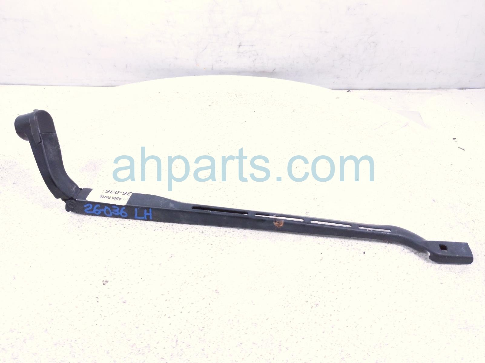2016 Chevy Silverado 1500 Driver Windshield Wiper Arm 84372499 Replacement 2016 Chevy Silverado 1500 Driver Windshield Wiper Arm 84372499 Replacement thumbnail