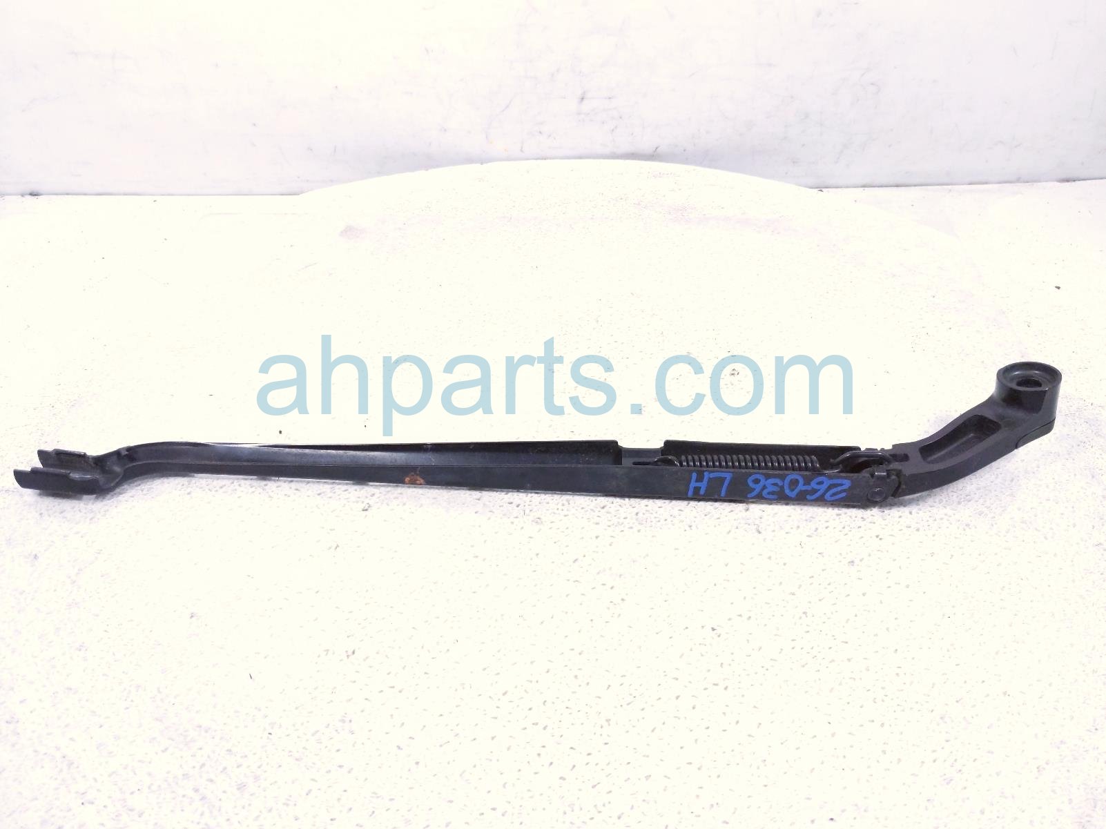 2016 Chevy Silverado 1500 Driver Windshield Wiper Arm 84372499 Replacement 2016 Chevy Silverado 1500 Driver Windshield Wiper Arm 84372499 Replacement thumbnail